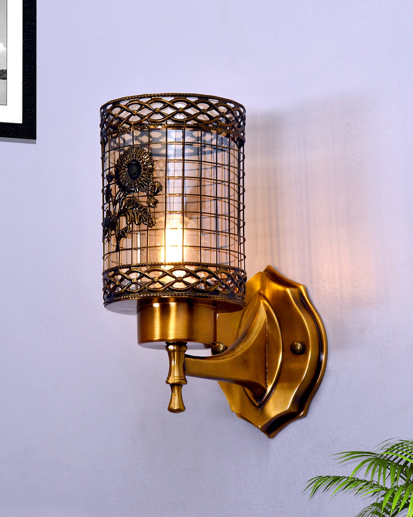 Mid-Century Modern Metal and Glass Wall Light, Brushed Gold, Lamp Fixture for Bedroom Vanity Bathroom Hotel, Wall Scone Torch