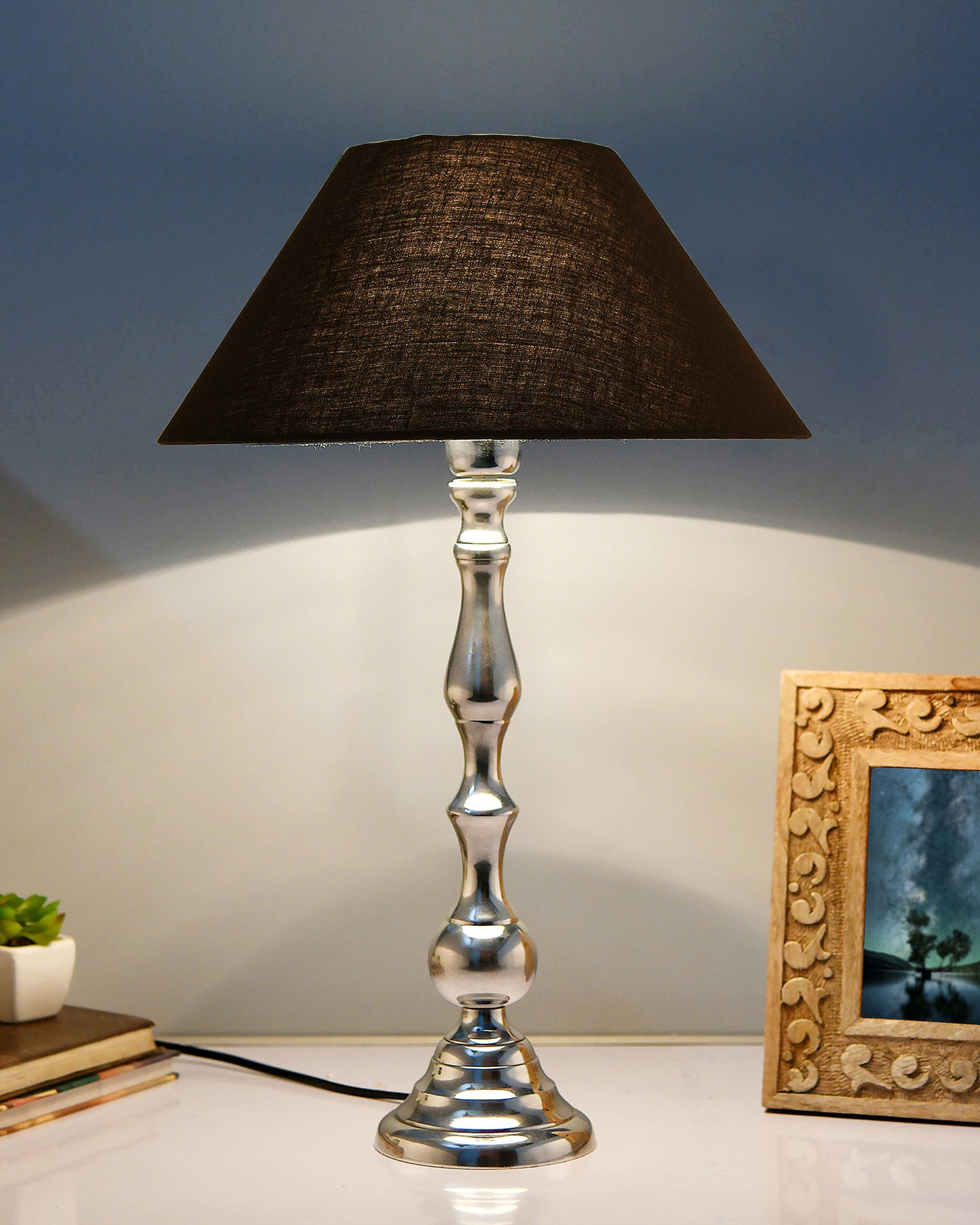 Teardrop chrome lamp with shade