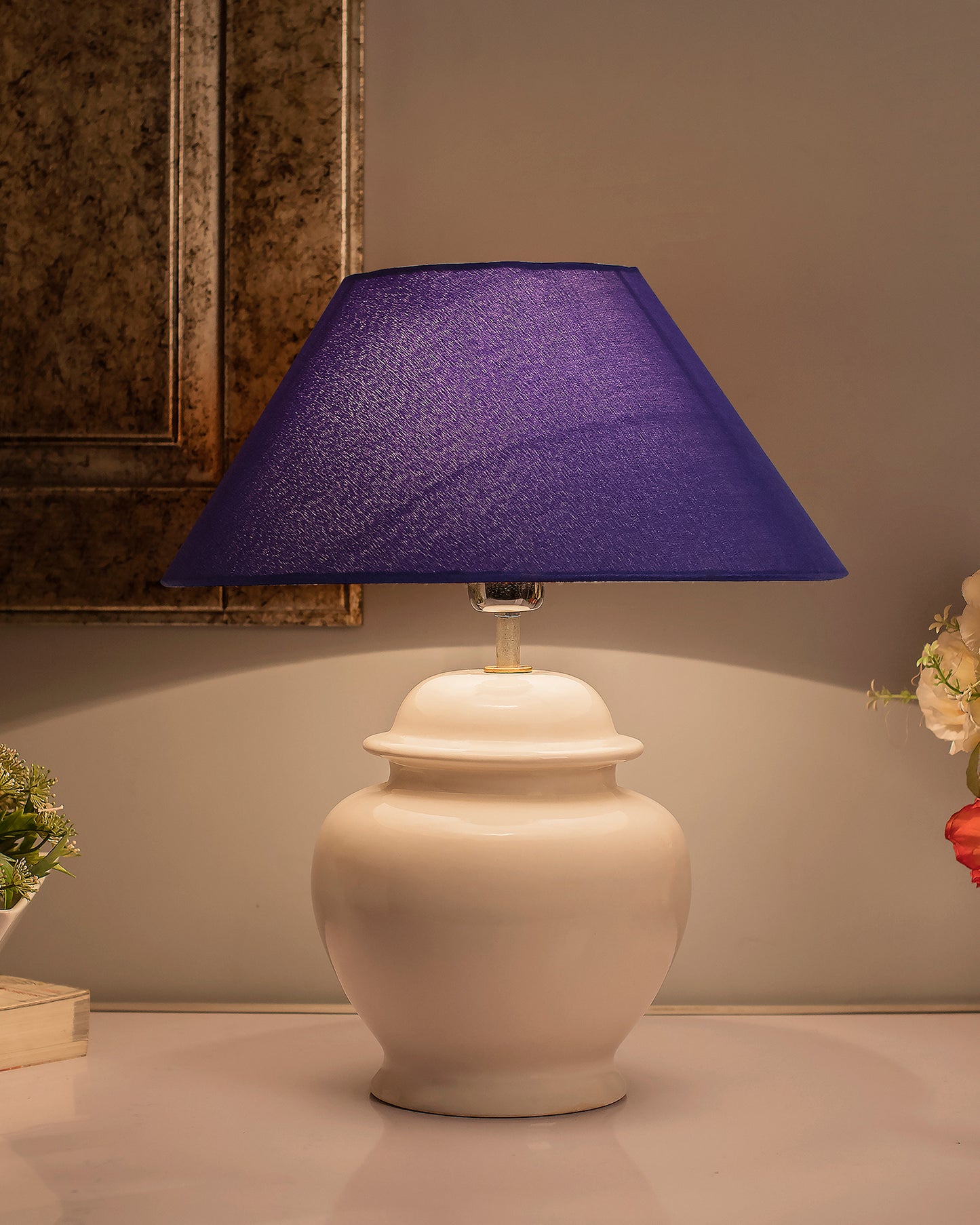 White Glossy Ceramic Pot Shaped Base Table Lamp with White Cone Shade E-27 Bulb