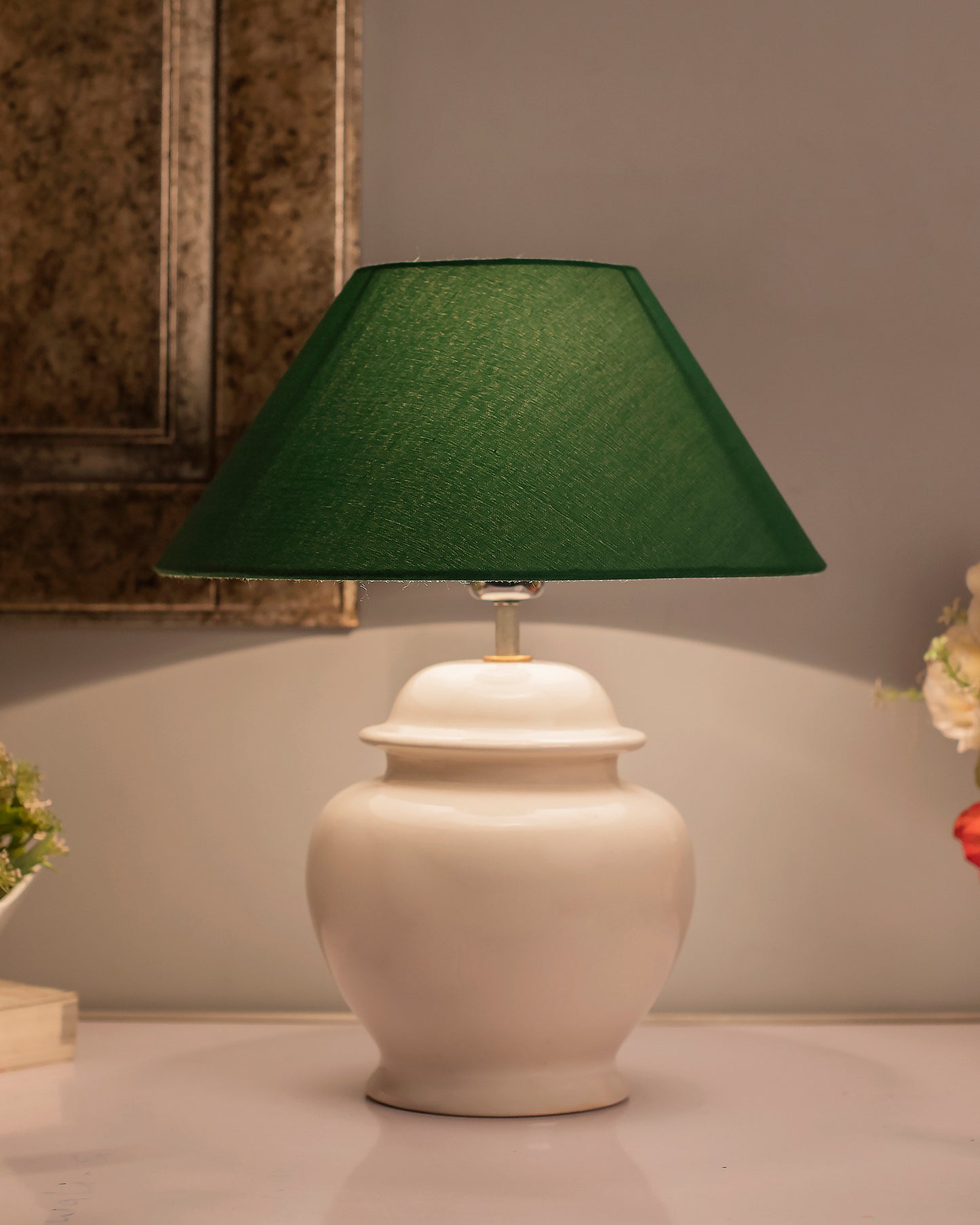 White Glossy Ceramic Pot Shaped Base Table Lamp with White Cone Shade E-27 Bulb