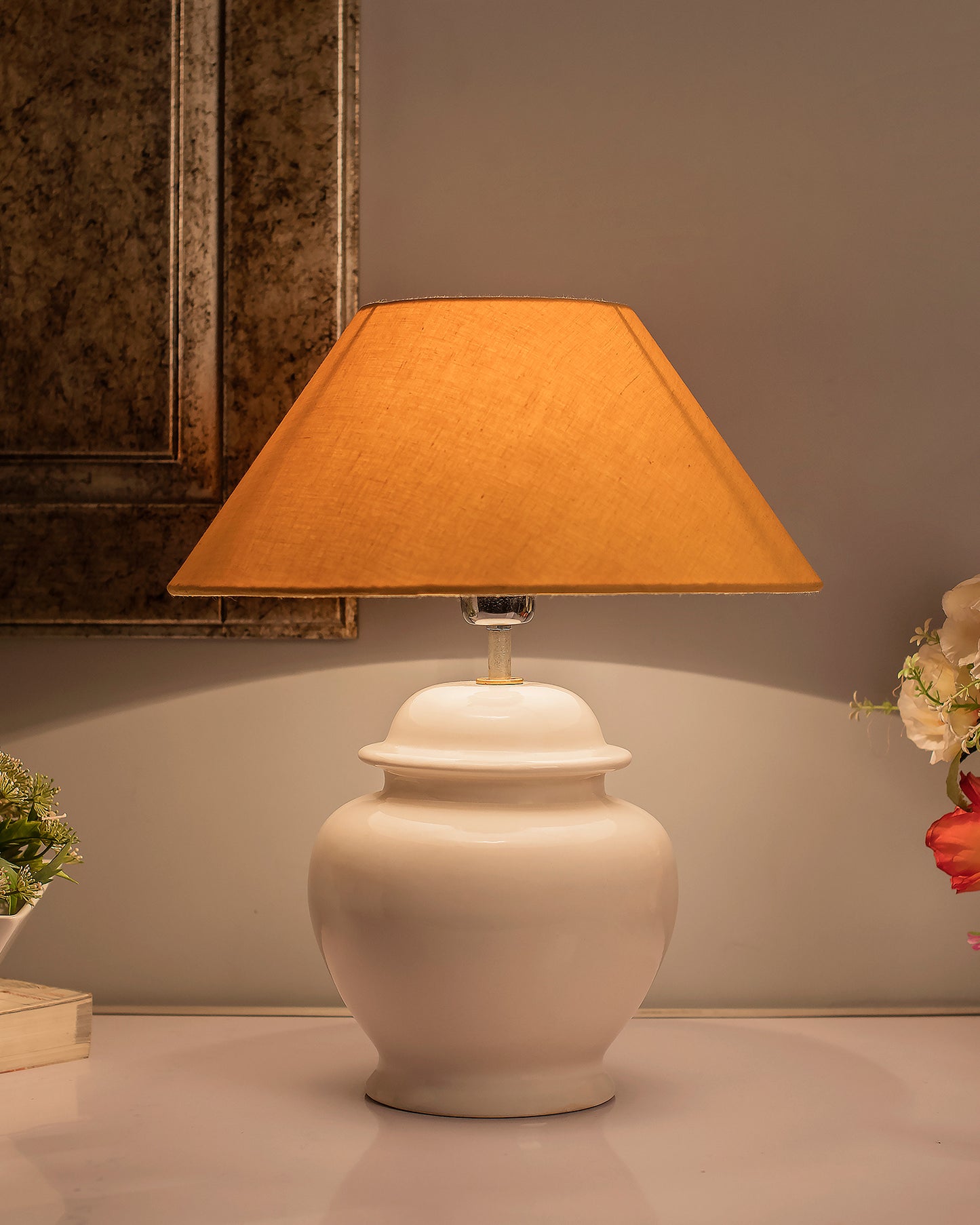 White Glossy Ceramic Pot Shaped Base Table Lamp with White Cone Shade E-27 Bulb