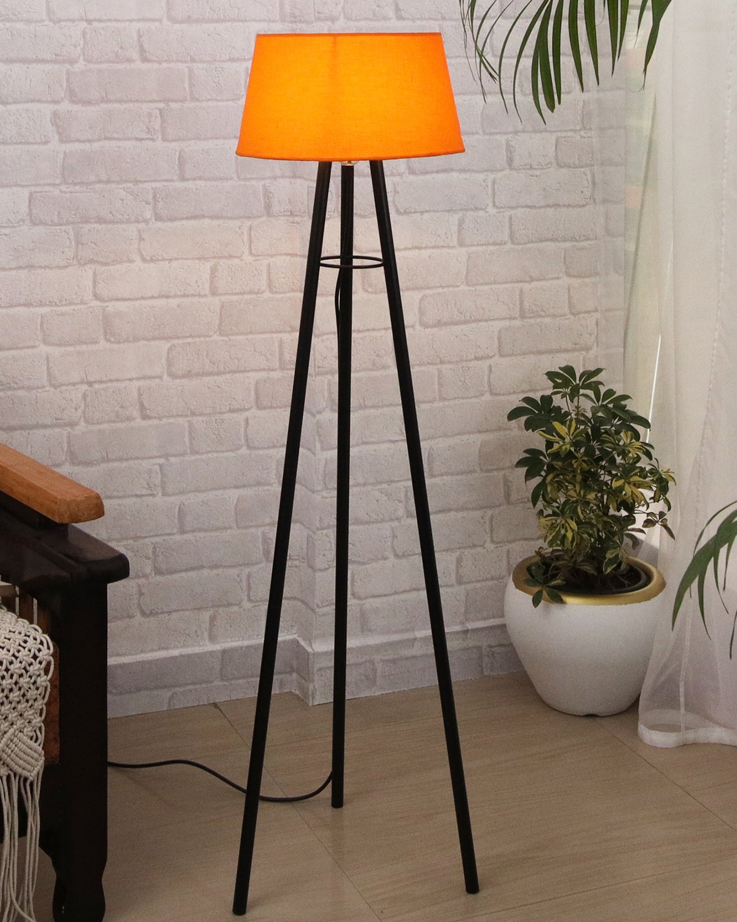 Mid Century Metal Tripod Floor Lamp,Contemporary Minimalist Standing Floor Light with Iron Legs,E27 Lamp Base,Modern Design Standing Light for Living Room,Study Room and Bedroom, Tripod