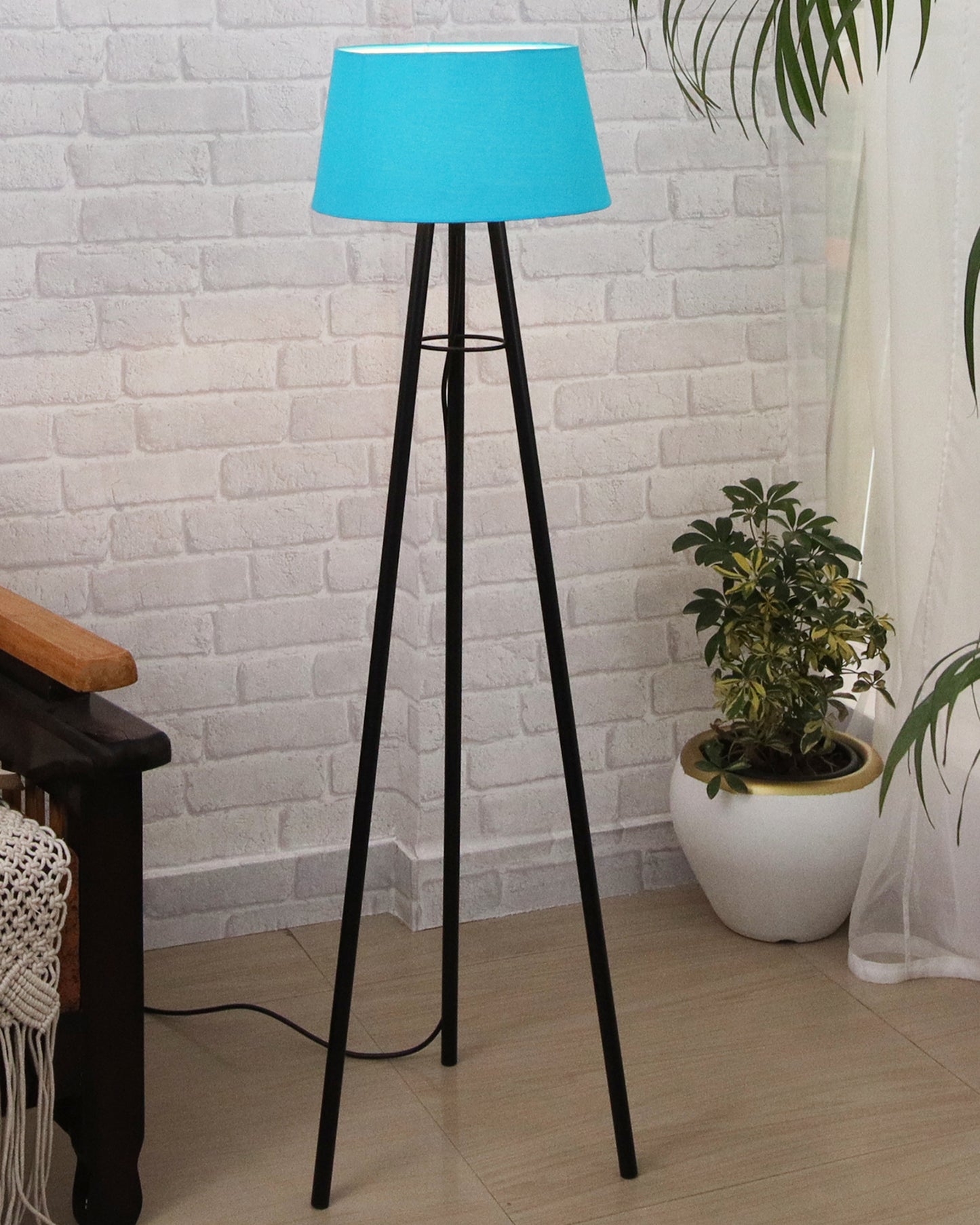 Mid Century Metal Tripod Floor Lamp,Contemporary Minimalist Standing Floor Light with Iron Legs,E27 Lamp Base,Modern Design Standing Light for Living Room,Study Room and Bedroom, Tripod
