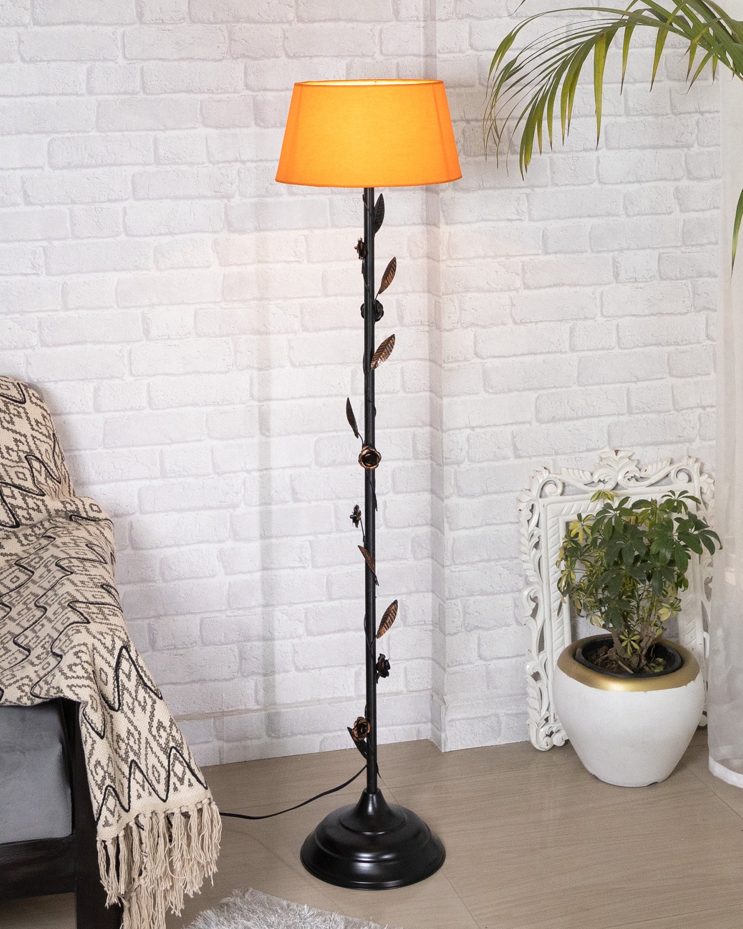 Contemporary Metal Floor Lamp,Contemporary Minimalist Standing Floor Light with Iron Legs,E27 Lamp Base,Modern Design Standing Light for Living Room,Study Room and Bedroom, Floral