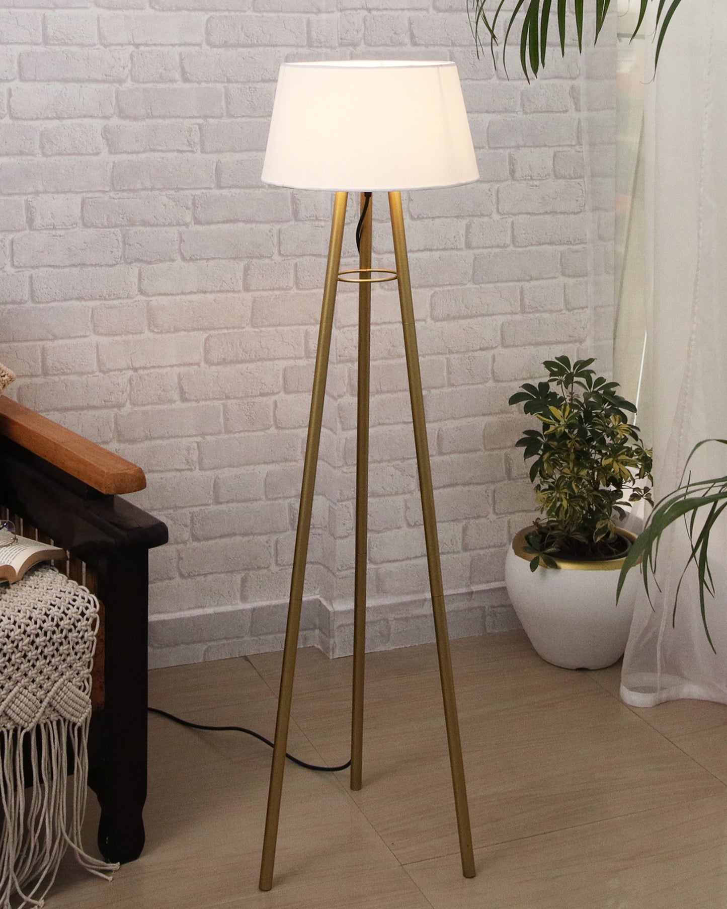 Mid Century Metal Tripod Floor Lamp,Contemporary Minimalist Standing Floor Light with Iron Legs,E27 Lamp Base,Modern Design Standing Light for Living Room,Study Room Antique Gold, Tripod