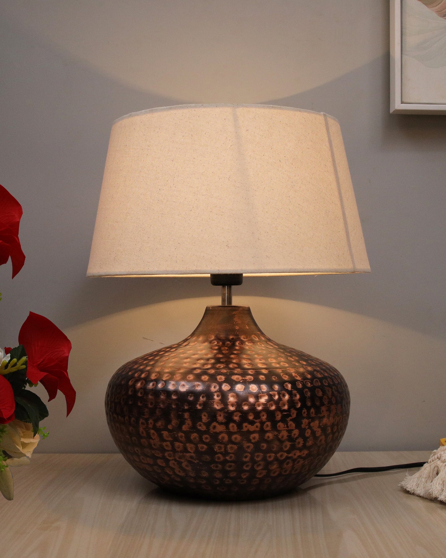 Gourd Metal Antique Hammered Oil-Rubbed Bronze Table Lamp Linen with Jute Shade