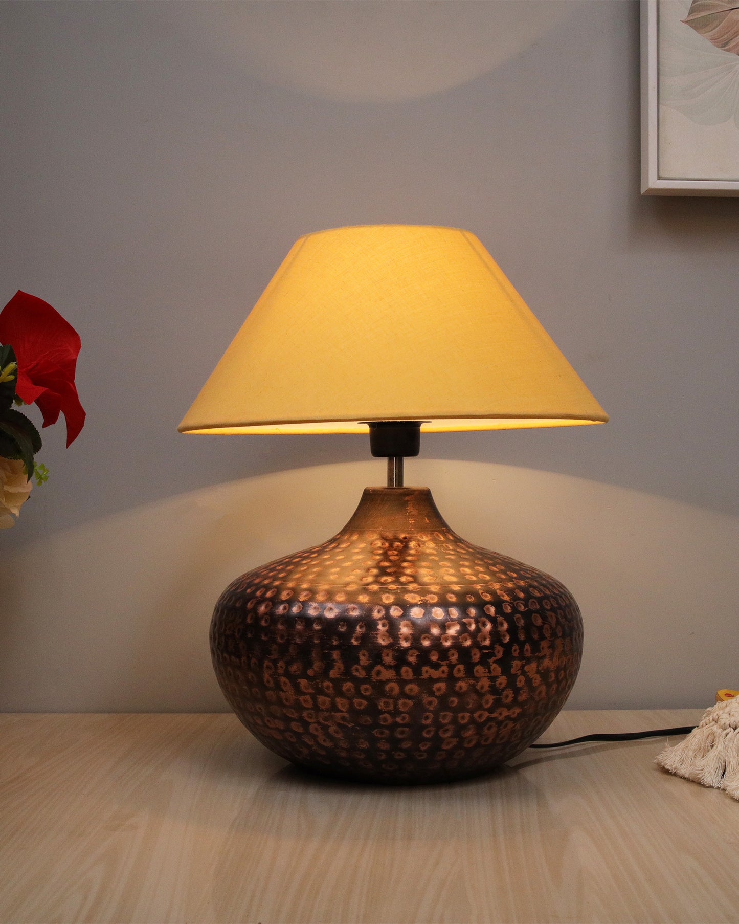 Gourd Metal Antique Hammered Oil-Rubbed Bronze Table Lamp Linen with Jute Shade