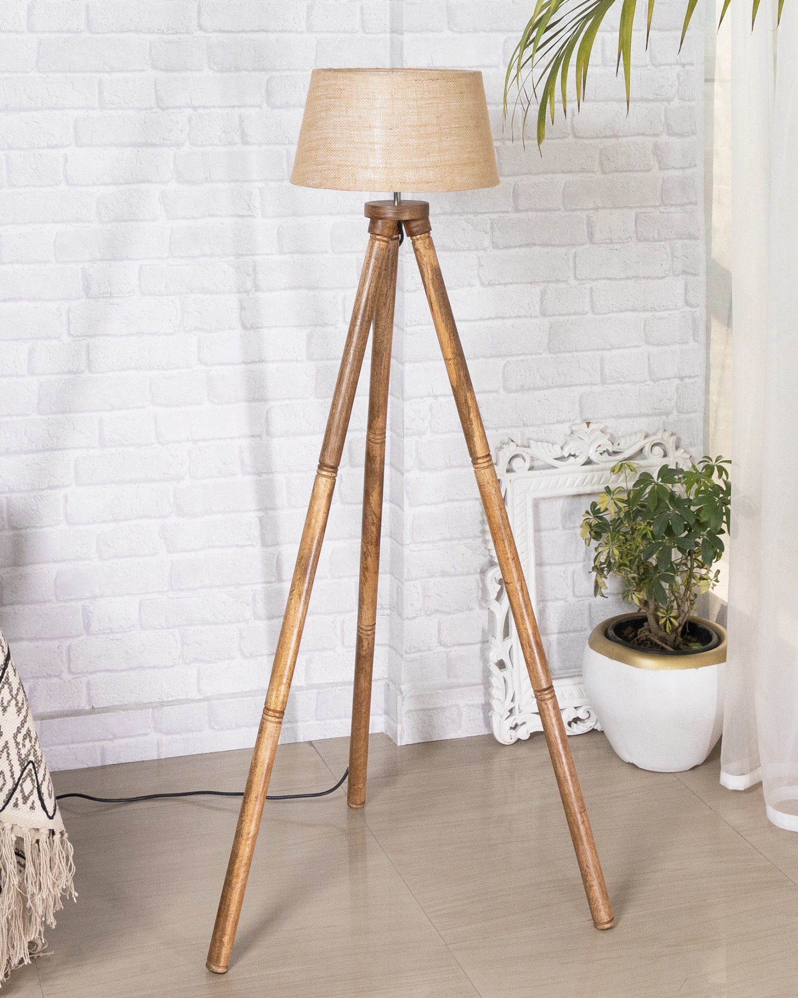 Wood Tripod Floor Lamp, Mid Century Standing Lamp, E27 Lamp Base, With shade Modern Design Floor Reading Lamp for Living Room Bedroom, Study Room and