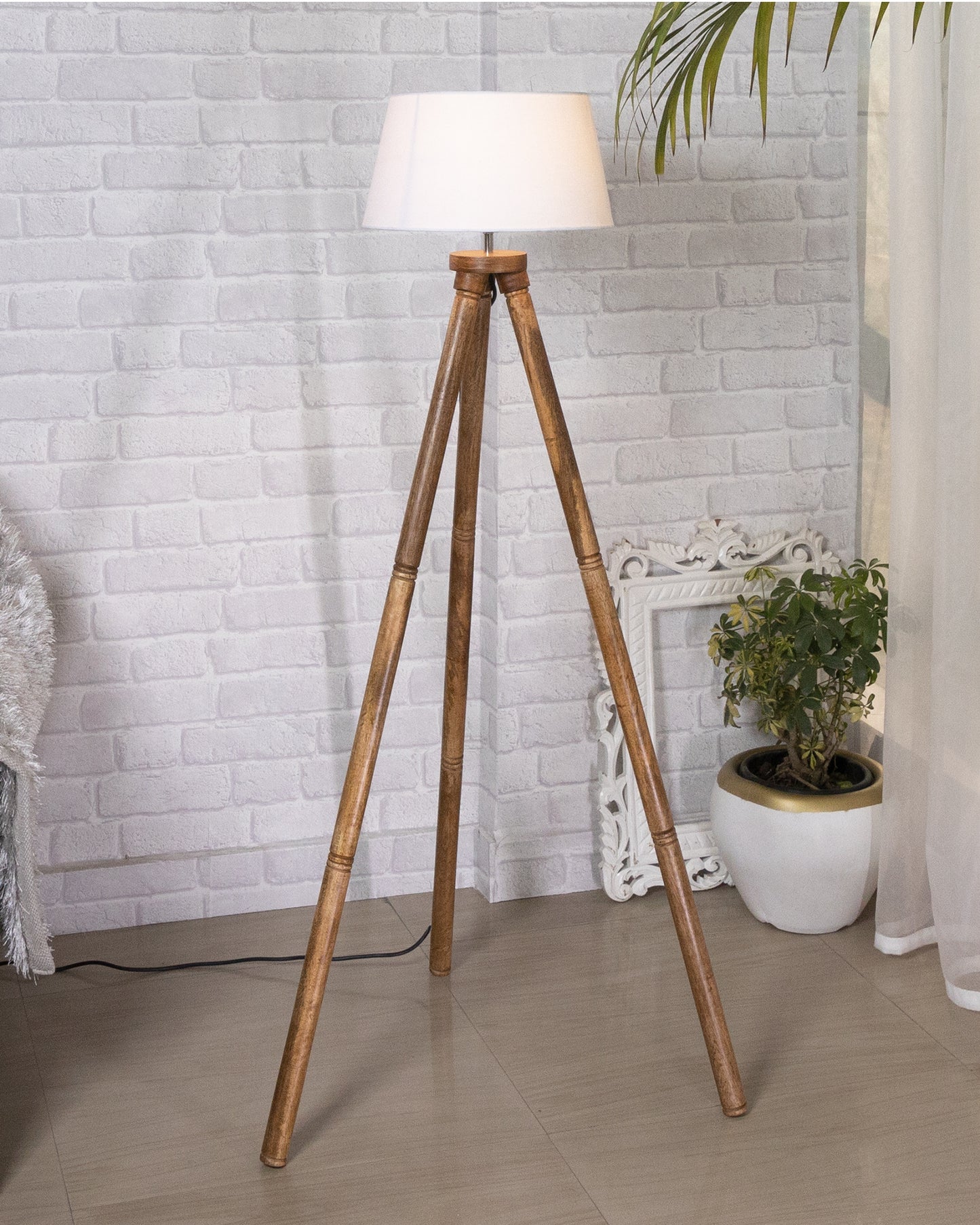 Wood Tripod Floor Lamp, Mid Century Standing Lamp, E27 Lamp Base, With shade Modern Design Floor Reading Lamp for Living Room Bedroom, Study Room and Office