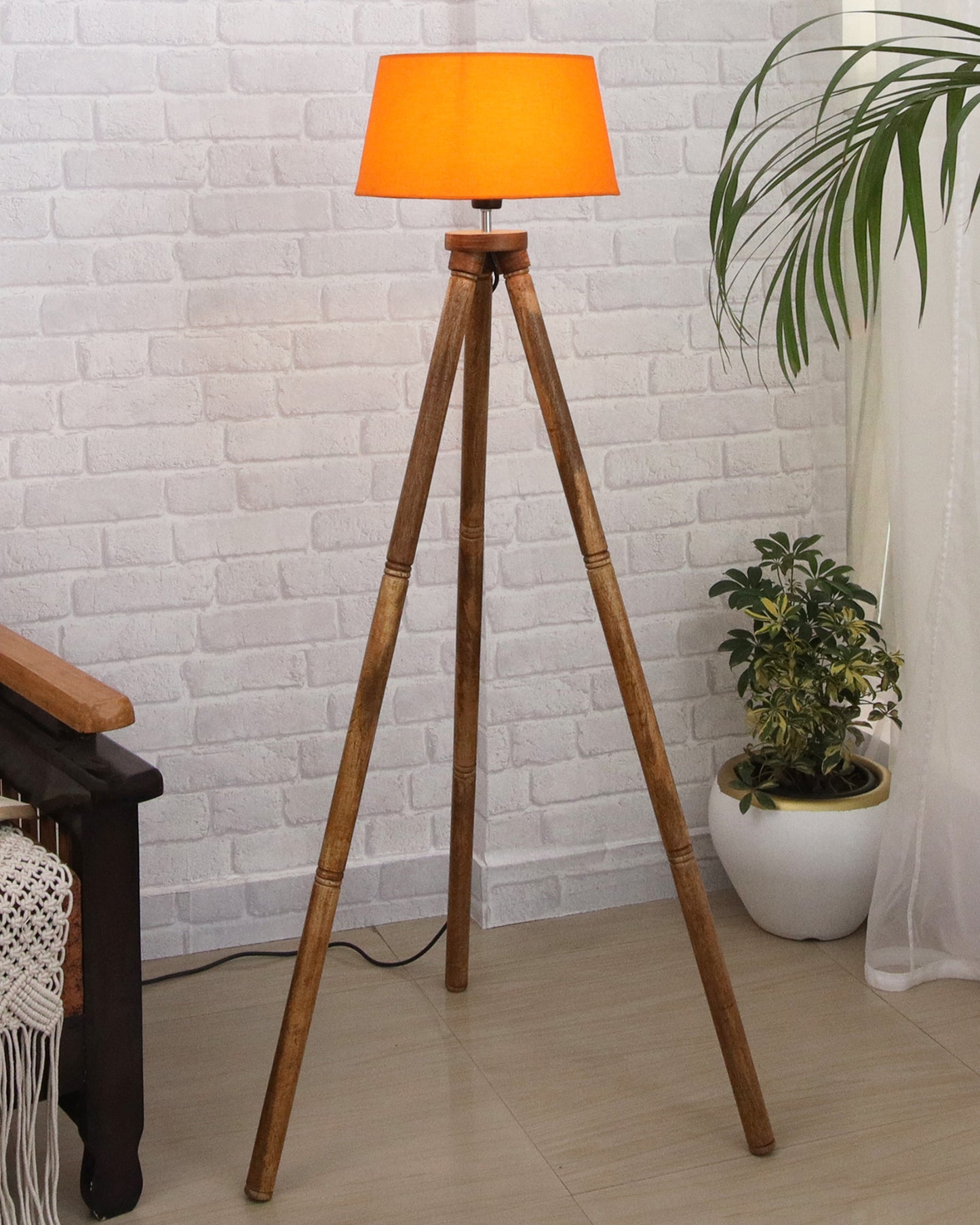 Wood Tripod Floor Lamp, Mid Century Standing Lamp, E27 Lamp Base, With shade Modern Design Floor Reading Lamp for Living Room Bedroom, Study Room and Office