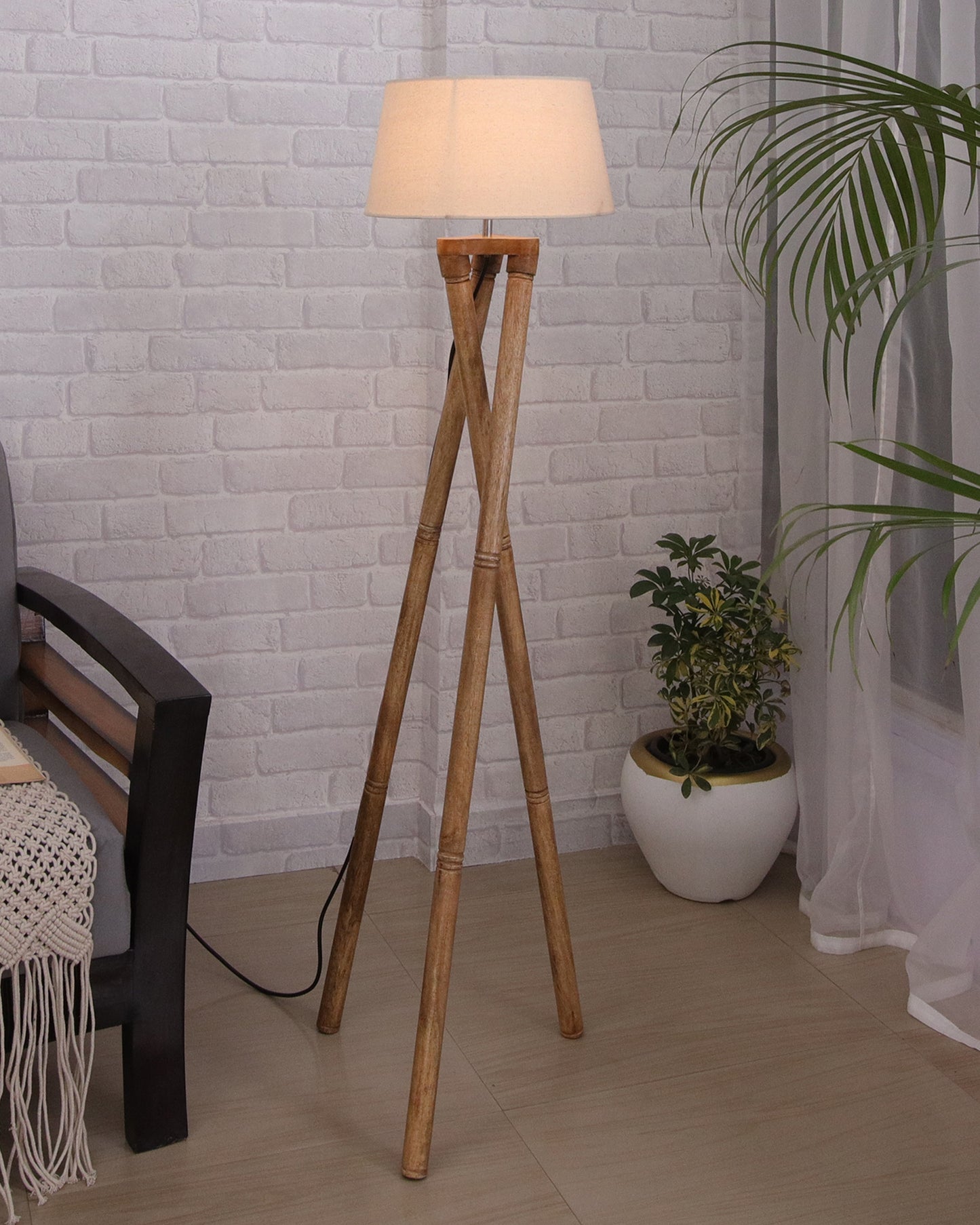 Cross-leg Wood Tripod Floor Lamp, Mid Century Standing Lamp, E27 Lamp Base, With Shade Modern Design Floor Reading Lamp for Living Room Bedroom, Study Room and Office