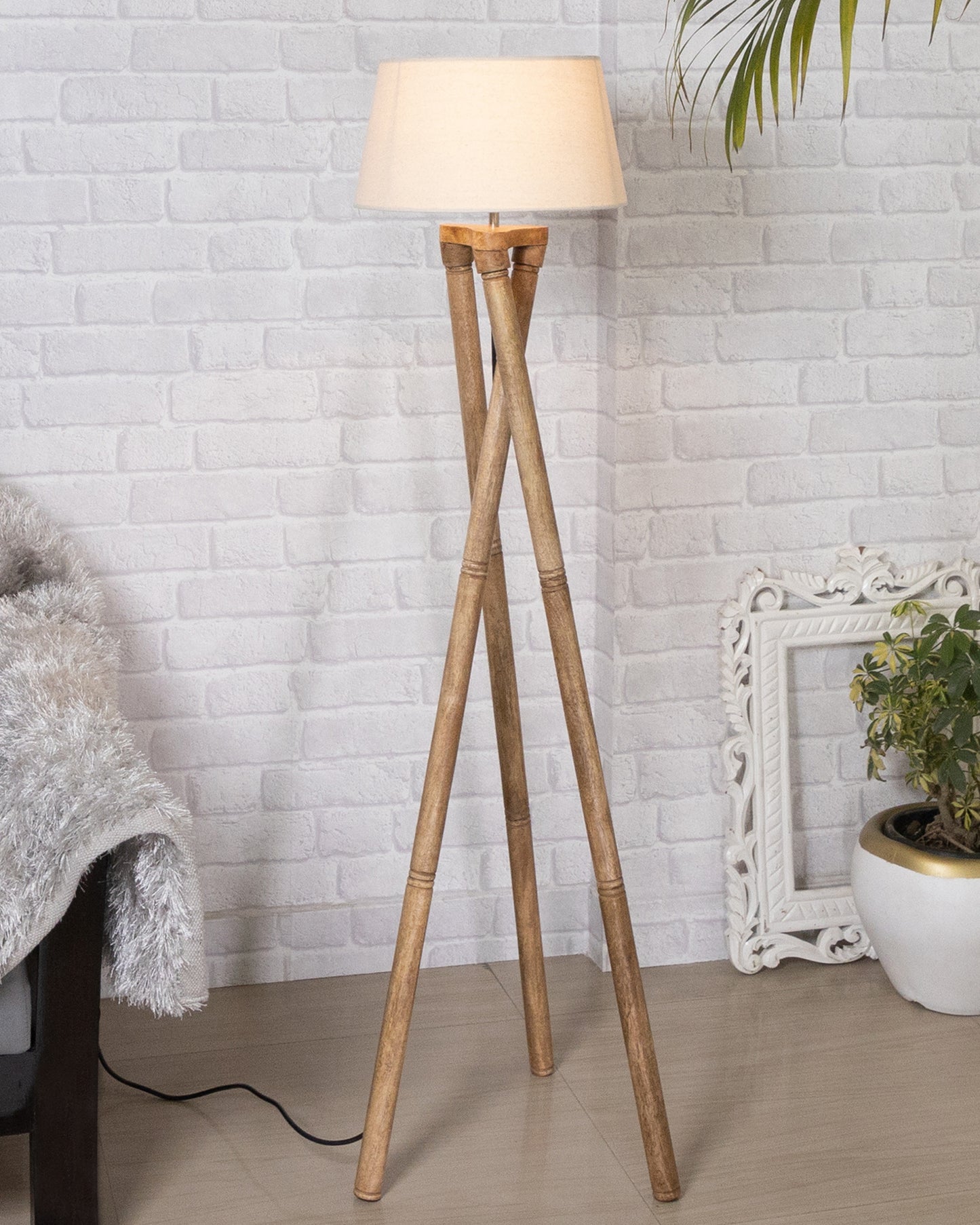 Cross-leg Wood Tripod Floor Lamp, Mid Century Standing Lamp, E27 Lamp Base, With Shade Modern Design Floor Reading Lamp for Living Room Bedroom, Study Room and Office