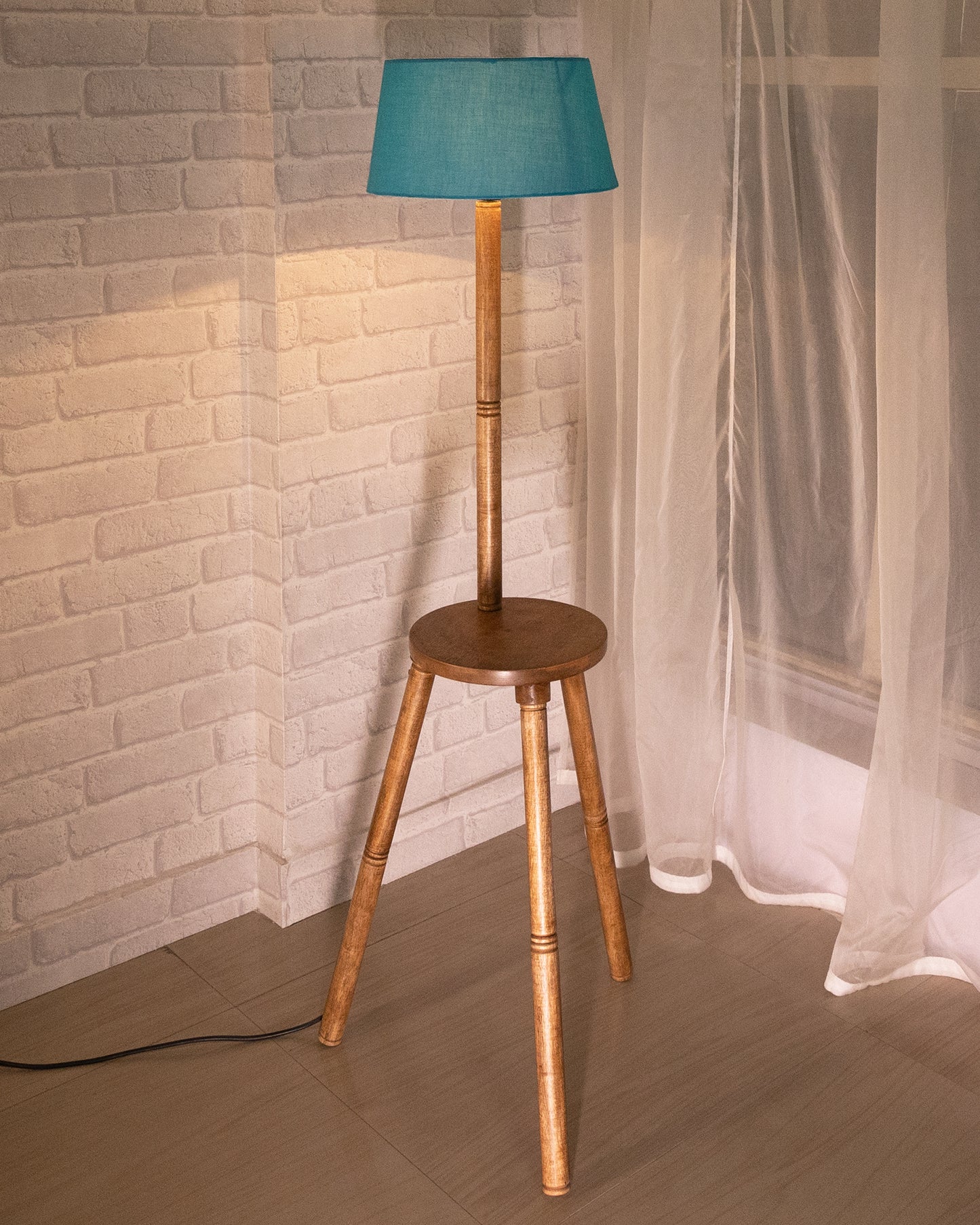 Table,Tripod Wooden Floor Lamp, Mid Century Standing Lamp, E27 Lamp Base, With Shade Modern Design Floor Reading Lamp for Living Room Bedroom, Study Room and Office