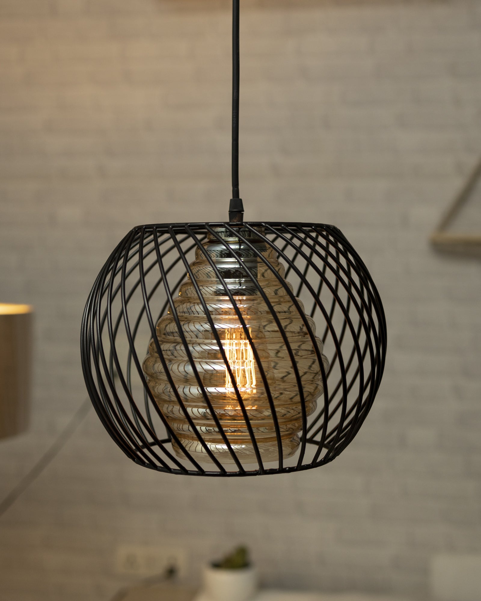 Black Iron Cage Pendant Light Conical Metal Cage Pendant Lamp Nordic