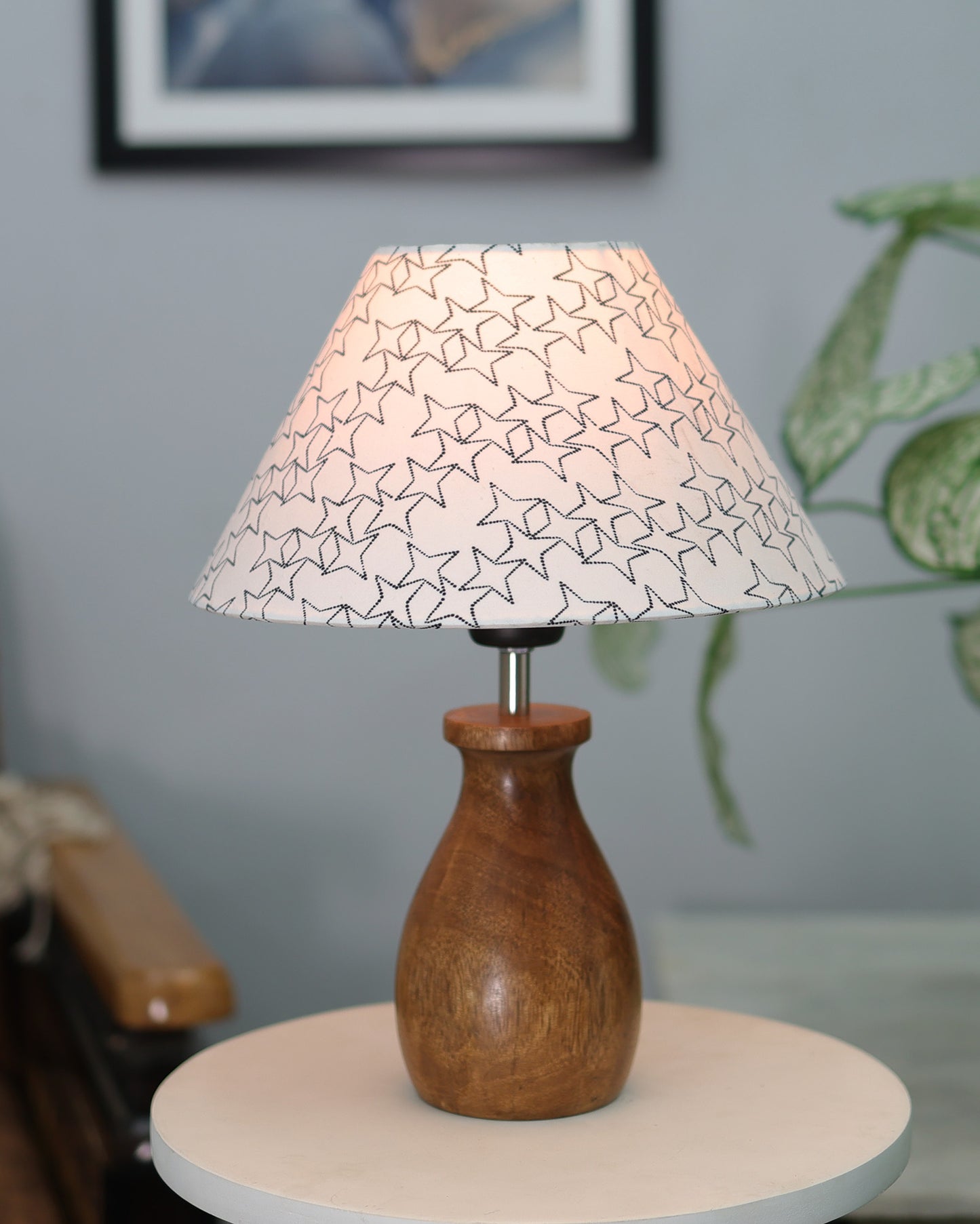 Dovel Pot Modern Table Lamp, Wooden Base Modern Fabric Lampshade for Home Office Cafe Restaurant, Dovel Pot