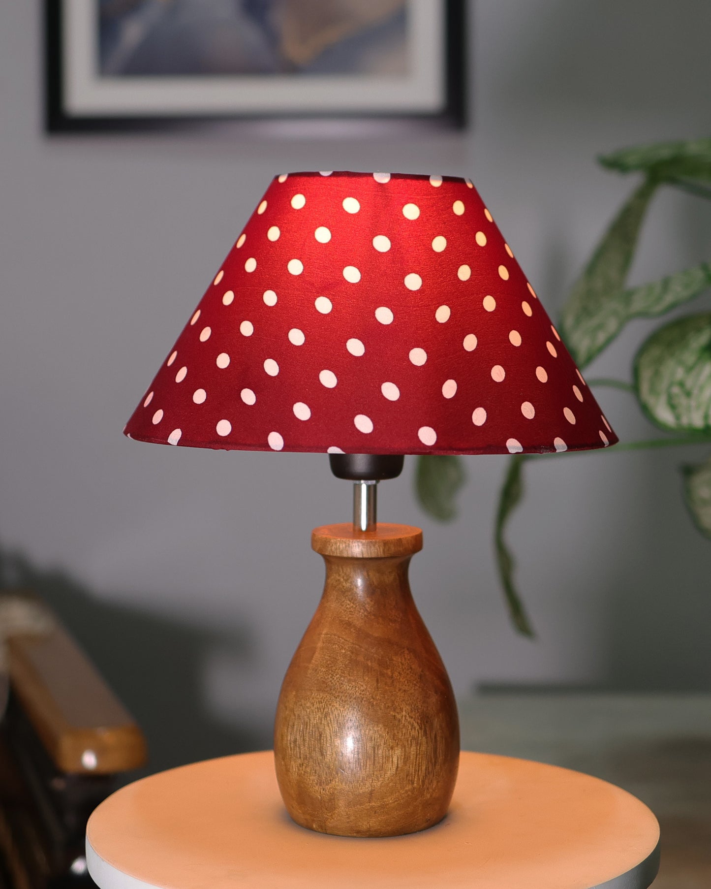 Dovel Pot Modern Table Lamp, Wooden Base Modern Fabric Lampshade for Home Office Cafe Restaurant, Dovel Pot