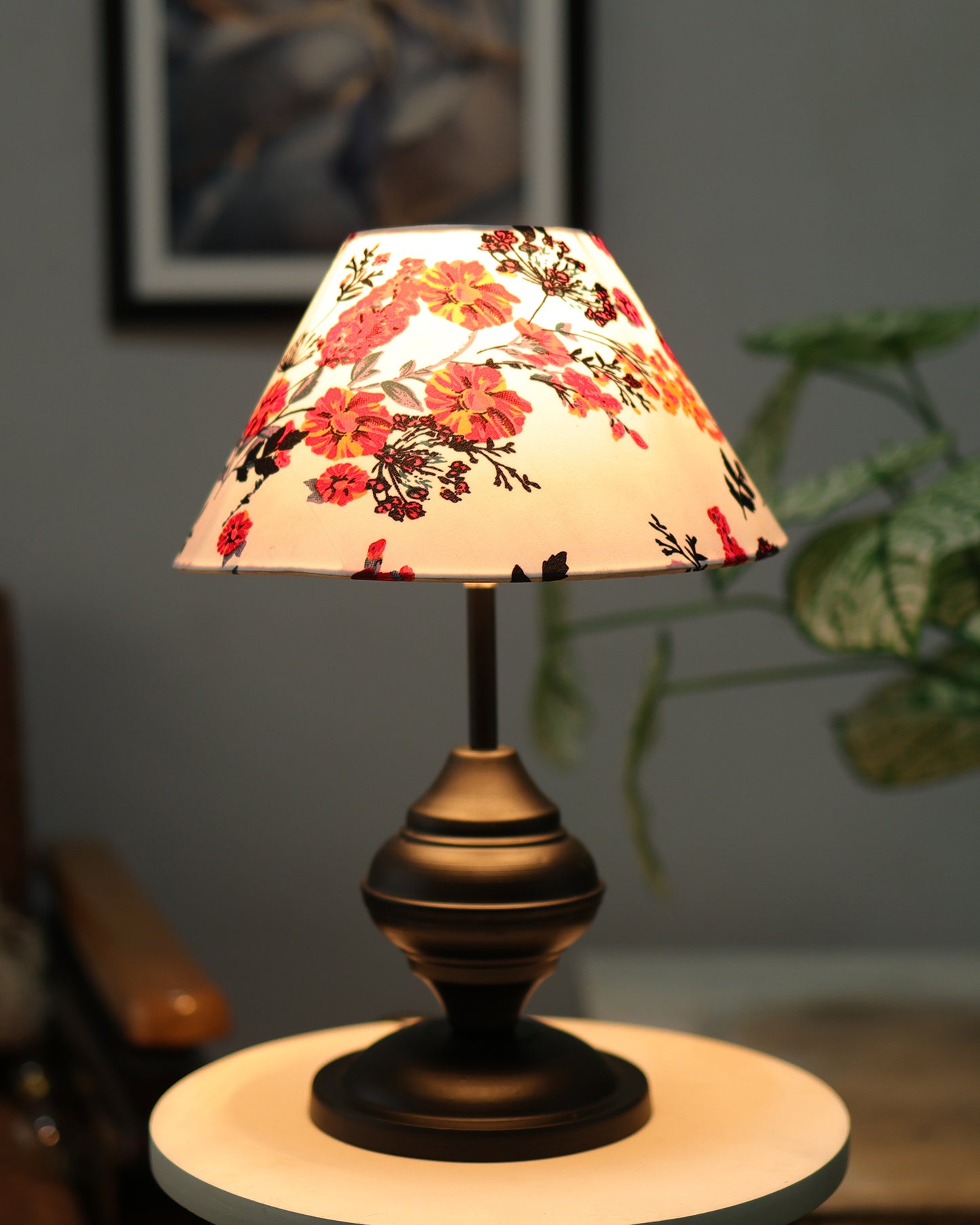 Black Metal Urn Table Lamp with Fabric Shade, B22 holder Nightstand Lamp