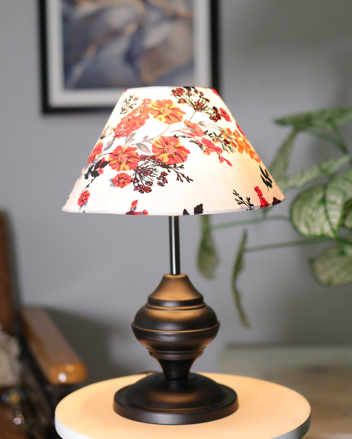 Black Metal Urn Table Lamp with Fabric Shade, B22 holder Nightstand Lamp