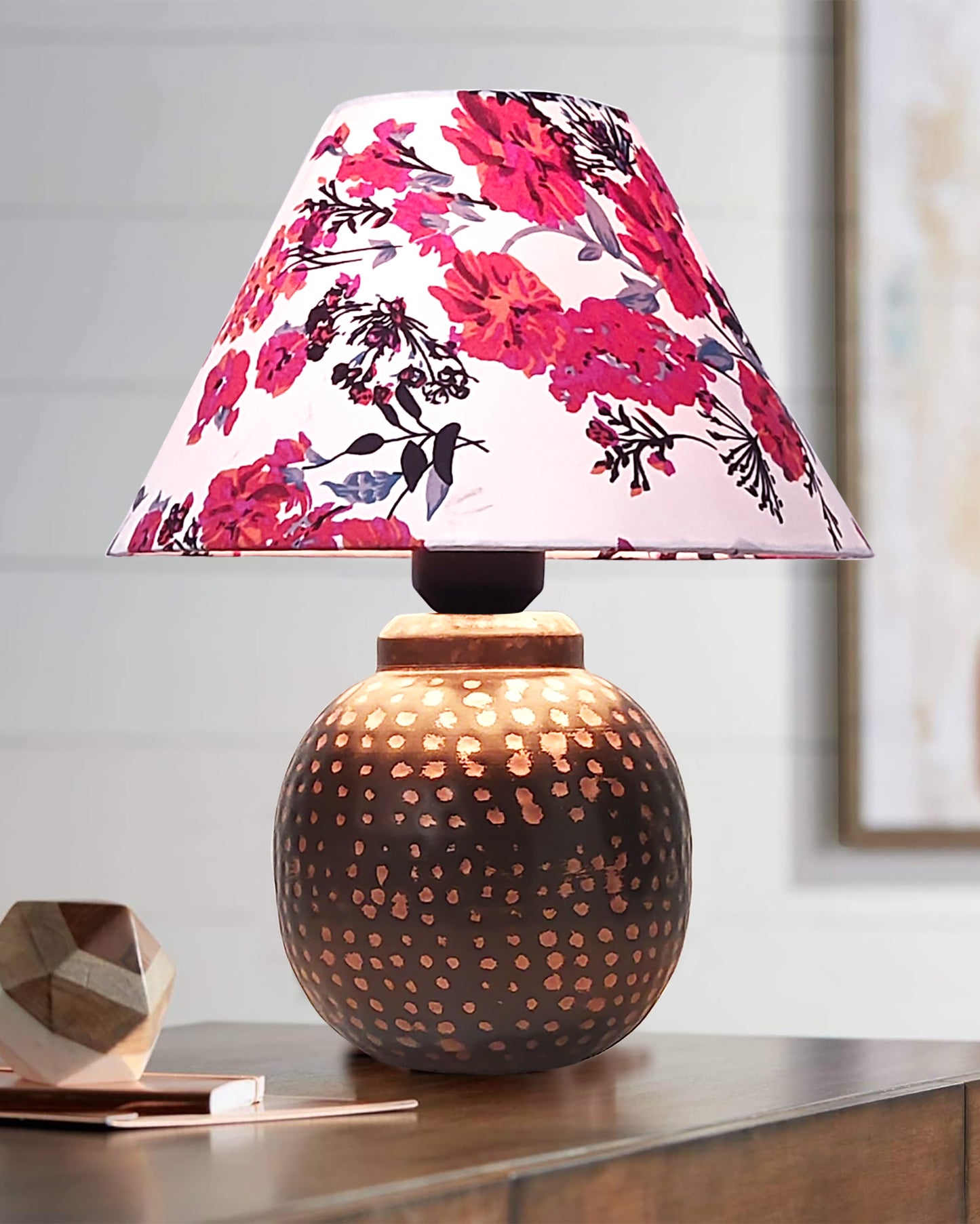 Rustic Mini Hammered Texture Bronze Table Lamp with Shade Desk Nightstand Lamp for Bedroom Living Room Office College Bookcase.