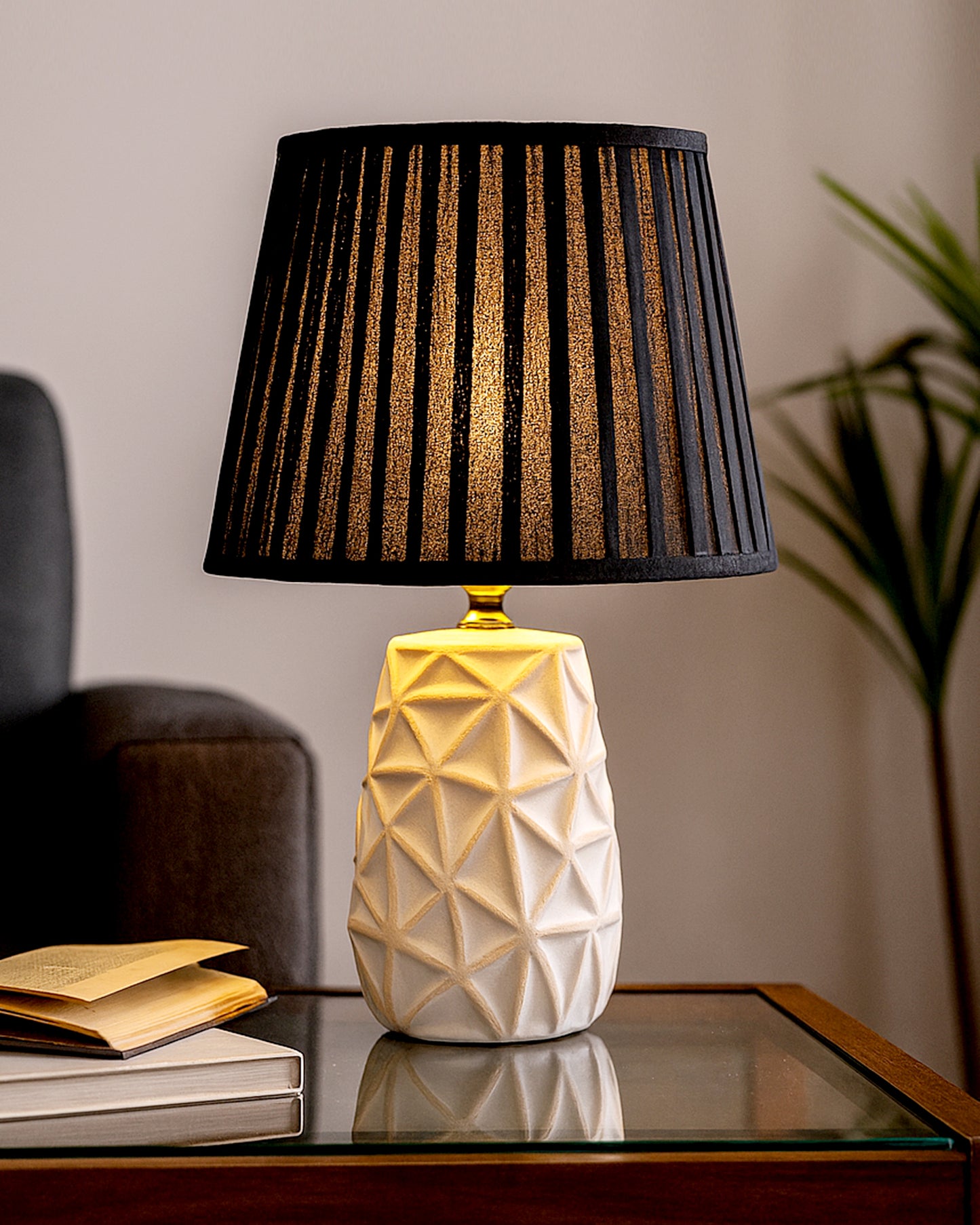 Retro Ceramic Base Bedside Table Lamp, Table Lamps for Home Decoration and Bedroom Decor with On/Off Button, Night Lamp with Cotton Fabric Shade, Whitewash Prism, Khadi