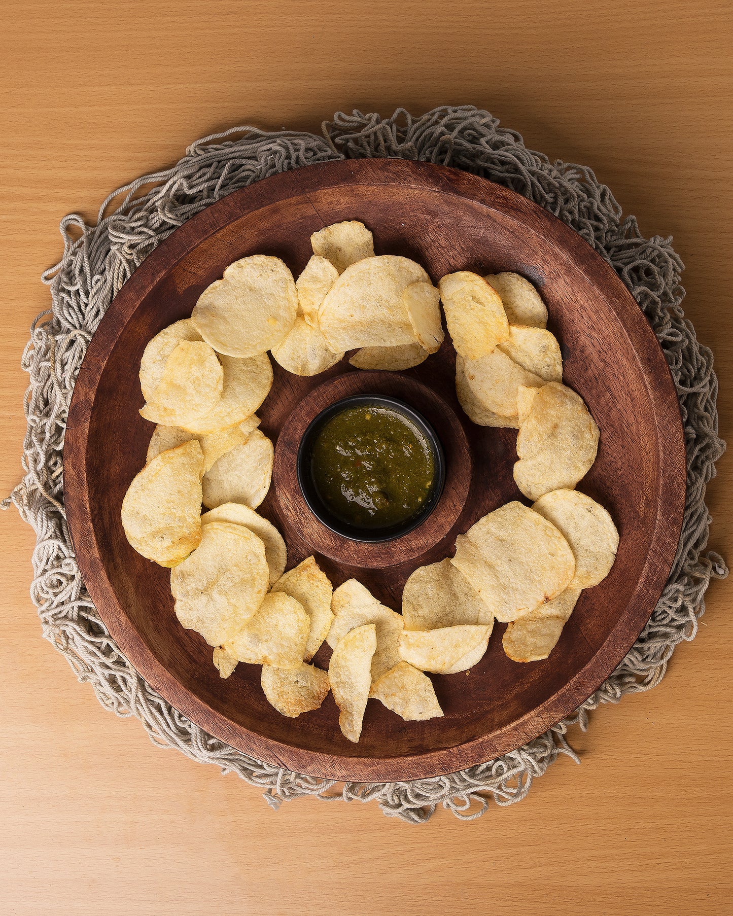 Wooden chip-n-dip 10", Walnut finish, nachos & snack serving platter