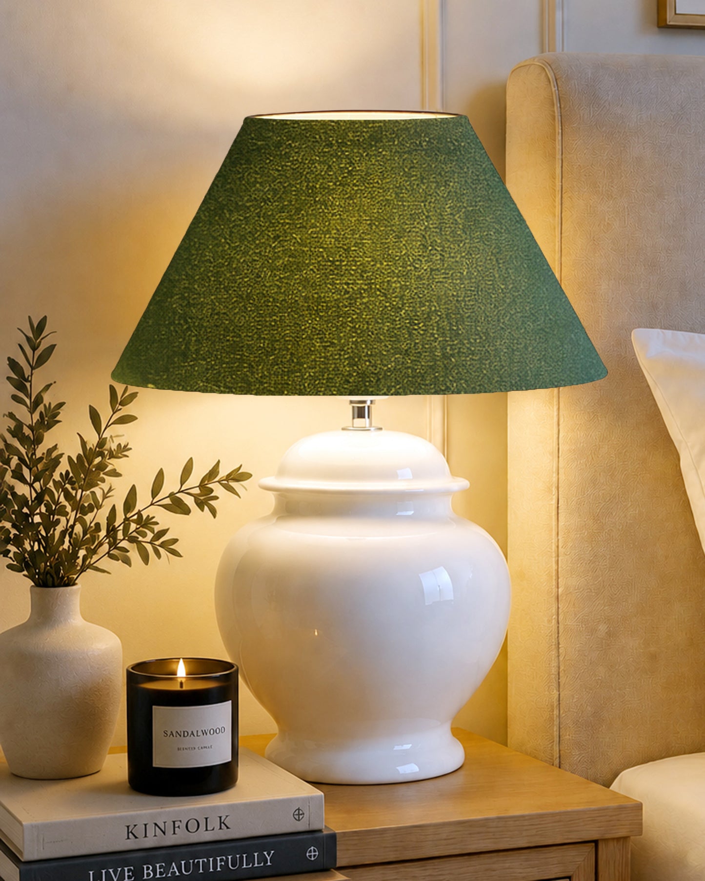 White Glossy Ceramic Pot Shaped Base Table Lamp with White Cone Shade E-27 Bulb