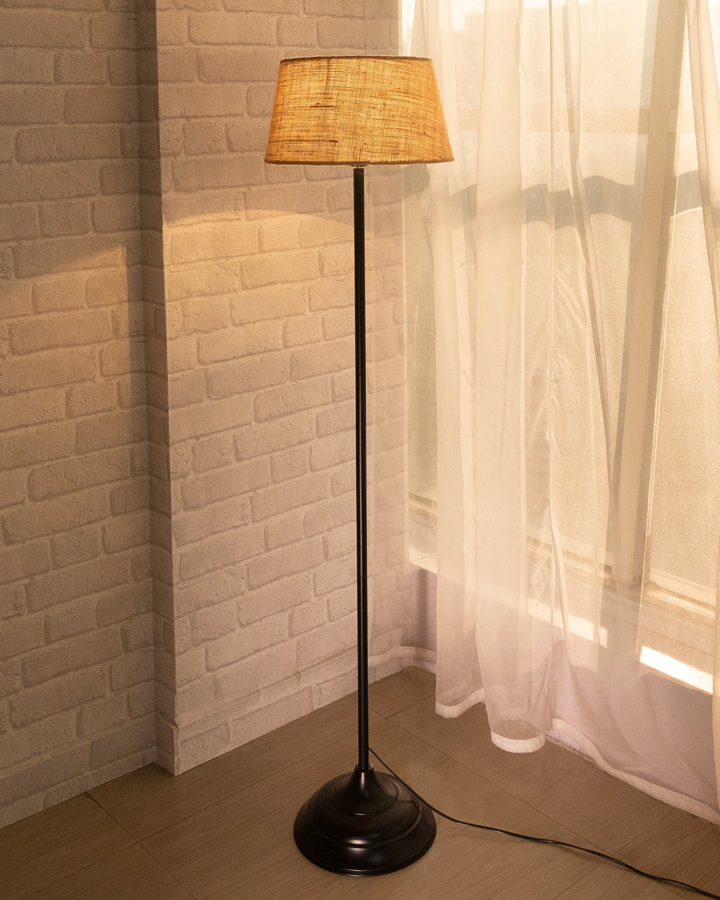 Contemporary Metal Floor Lamp,Contemporary Minimalist Standing Floor Light with Iron Legs,E27 Lamp Base,Modern Design Standing Light for Living Room,Study Room and Bedroom, Straight