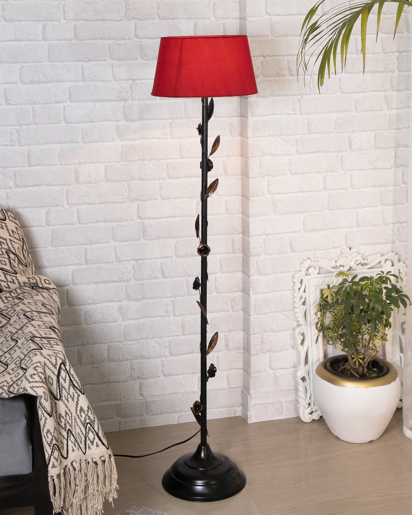 Contemporary Metal Floor Lamp,Contemporary Minimalist Standing Floor Light with Iron Legs,E27 Lamp Base,Modern Design Standing Light for Living Room,Study Room and Bedroom, Floral