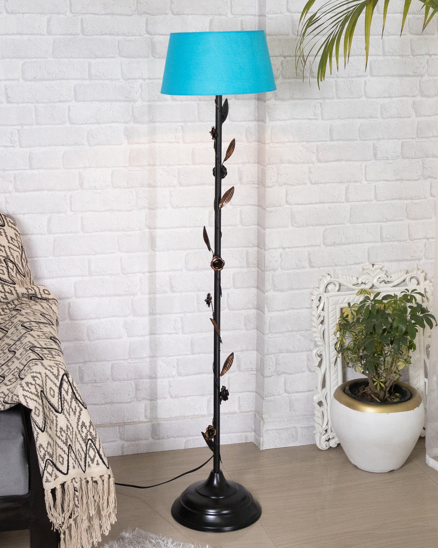 Contemporary Metal Floor Lamp,Contemporary Minimalist Standing Floor Light with Iron Legs,E27 Lamp Base,Modern Design Standing Light for Living Room,Study Room and Bedroom, Floral