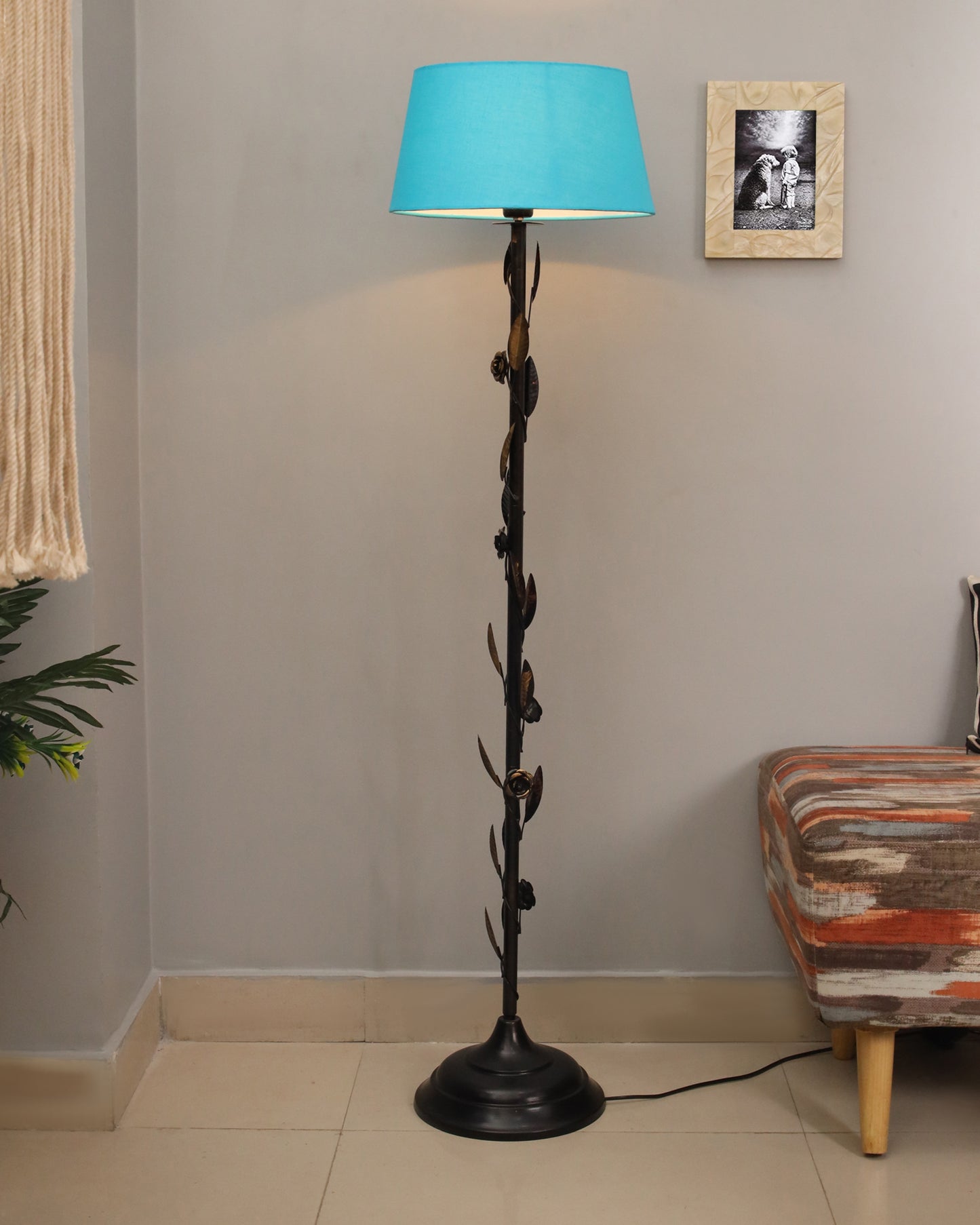 Contemporary Metal Floor Lamp,Contemporary Minimalist Standing Floor Light with Iron Legs,E27 Lamp Base,Modern Design Standing Light for Living Room,Study Room and Bedroom, Floral