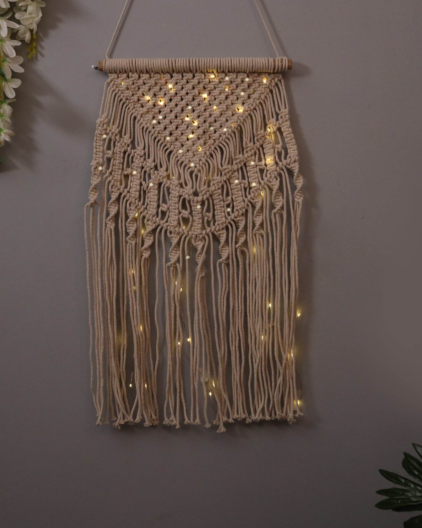 Macrame Wall Hanging Tapestry Tassel Home Decor Bohemian Handmade Chic Cotton Rope,Living Room, Balcony, Office, Housewarming, Garden, Single with String Light
