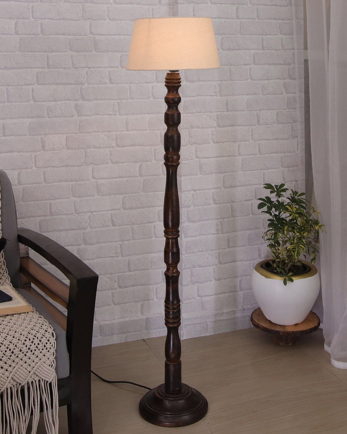 Classic Rustic Eclipse Black Finish Wooden Floor Lamp with Shade