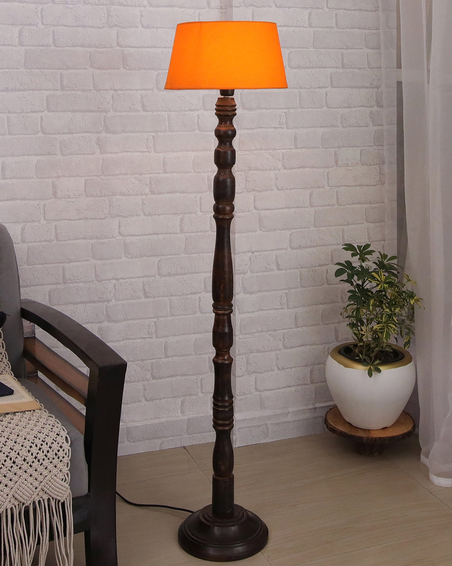 Classic Rustic Eclipse Black Finish Wooden Floor Lamp with Shade