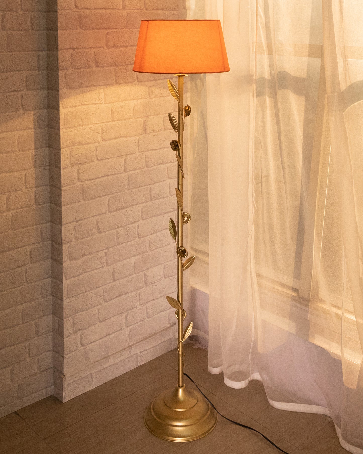 Contemporary Metal Floor Lamp,Contemporary Minimalist Standing Floor Light with Iron Legs, E27 Lamp Base, Modern Design Standing Light for Living Room,Bedroom,Antique Gold