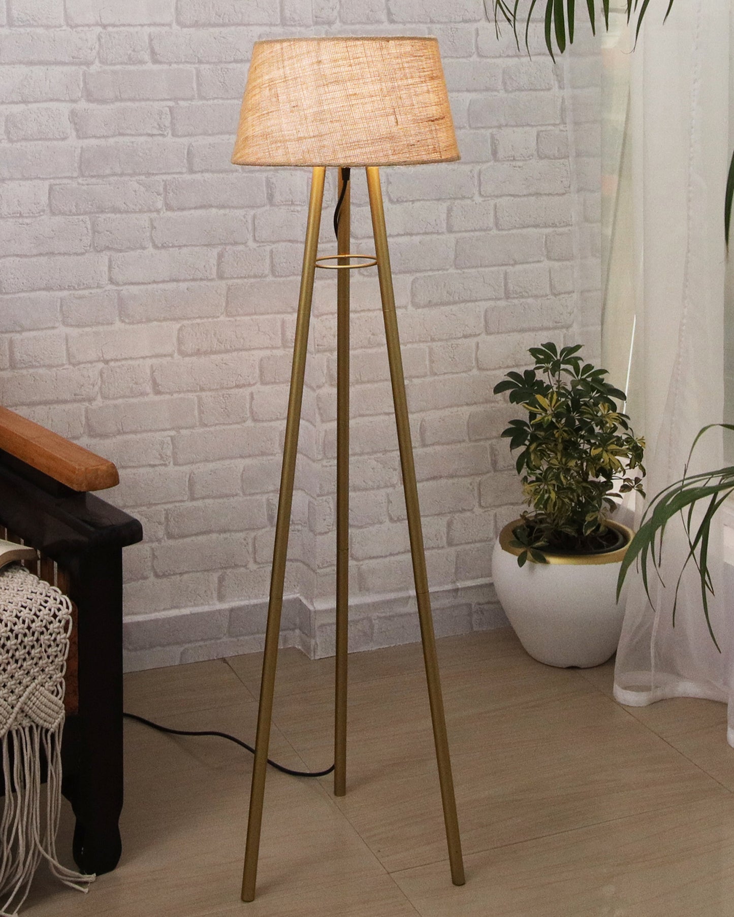 Mid Century Metal Tripod Floor Lamp,Contemporary Minimalist Standing Floor Light with Iron Legs,E27 Lamp Base,Modern Design Standing Light for Living Room,Study Room Antique Gold, Tripod