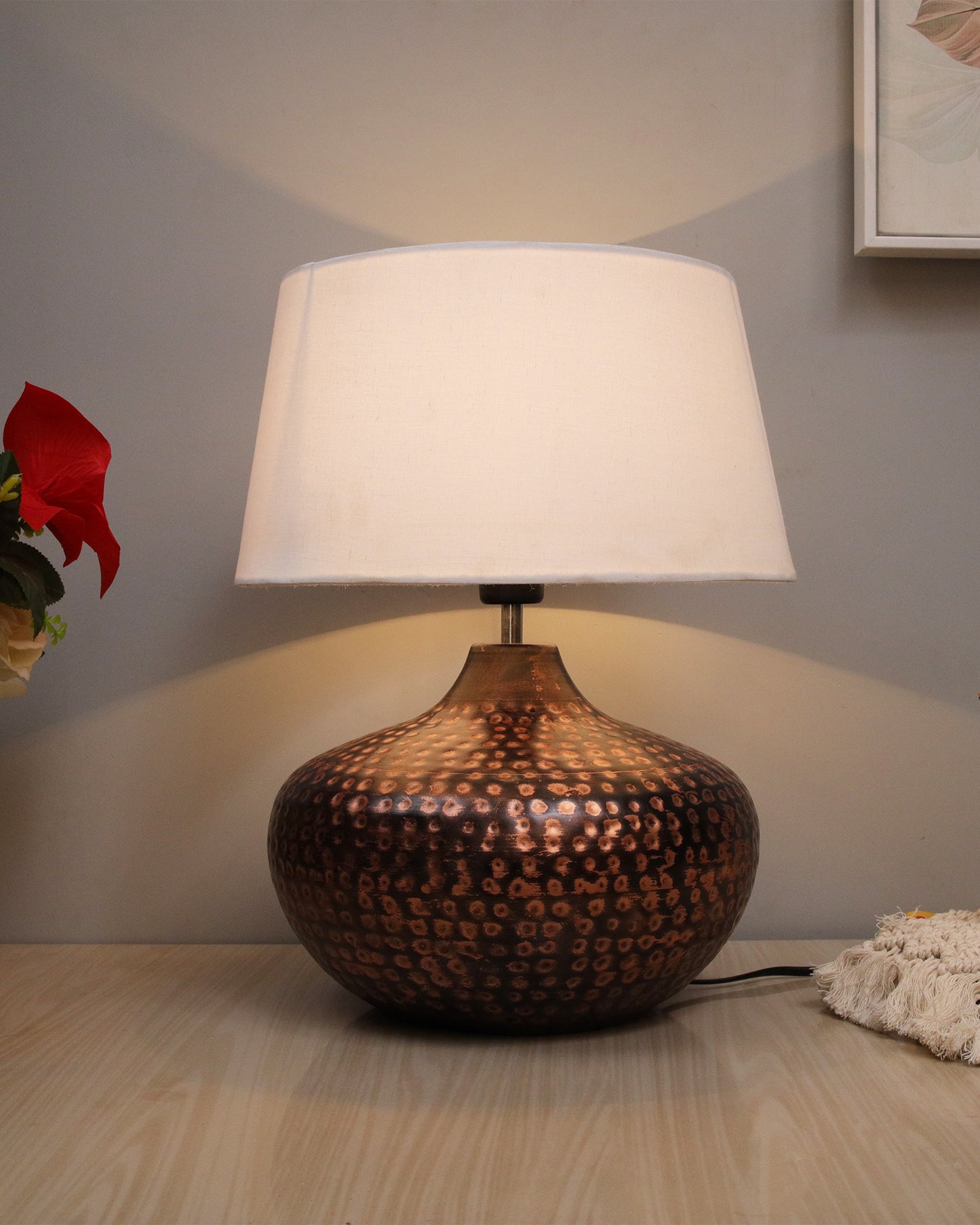 Gourd Metal Antique Hammered Oil-Rubbed Bronze Table Lamp Linen with Jute Shade