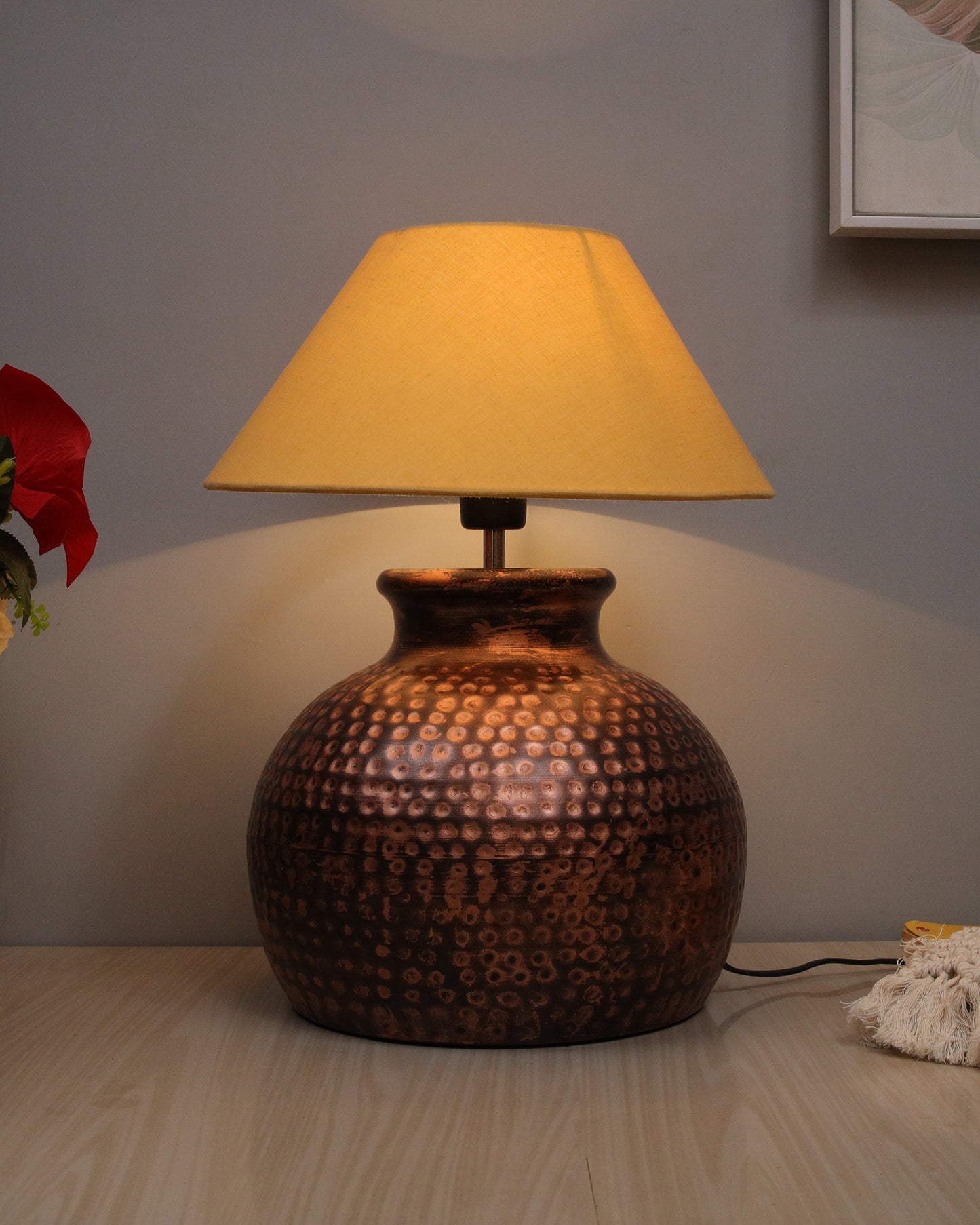 Pot Antique Table Lamp Hammered Oil-Rubbed Bronze Metal Linen Drum Shade for Living Room Family Bedroom