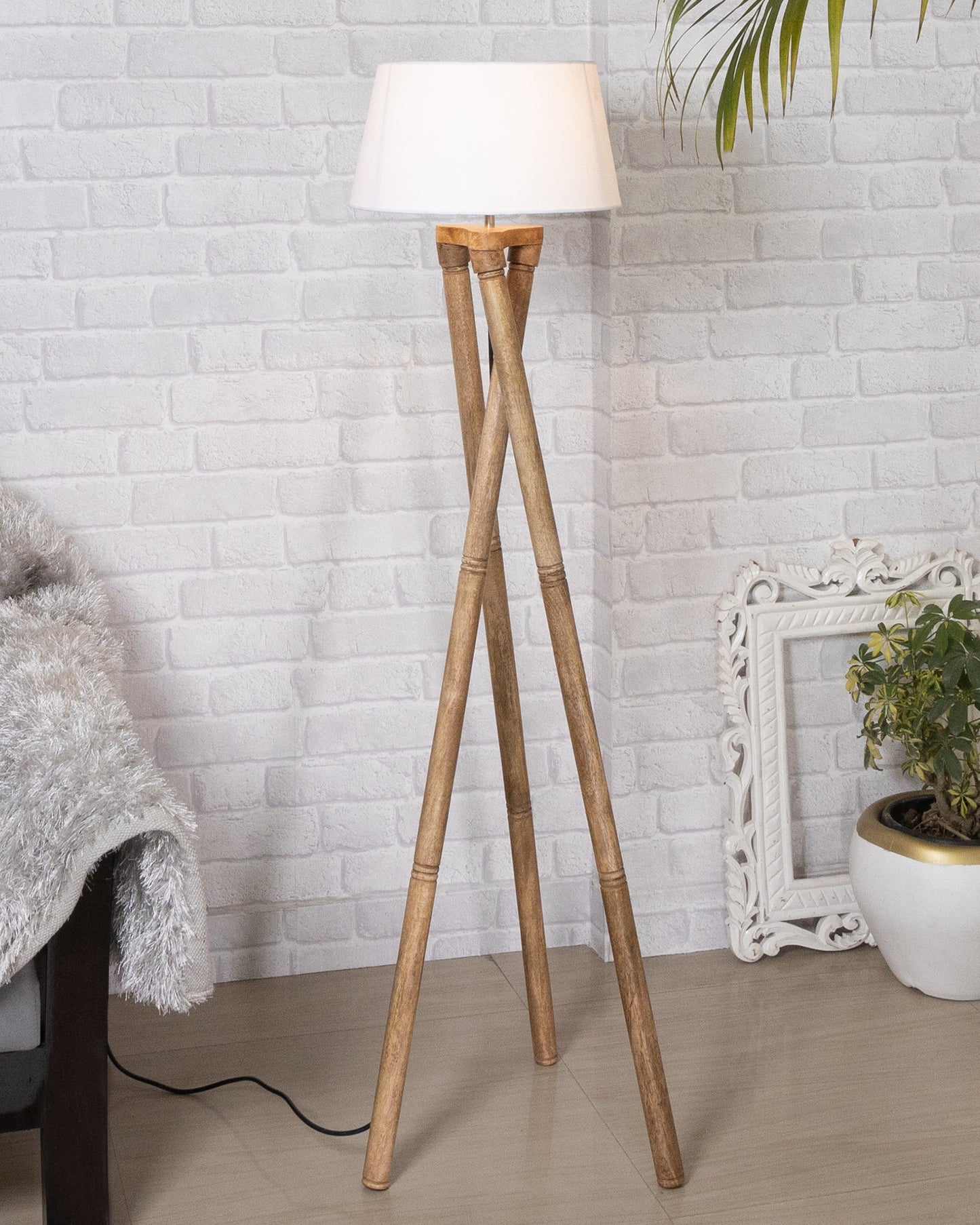 Cross-leg Wood Tripod Floor Lamp, Mid Century Standing Lamp, E27 Lamp Base, With Shade Modern Design Floor Reading Lamp for Living Room Bedroom, Study Room and Office