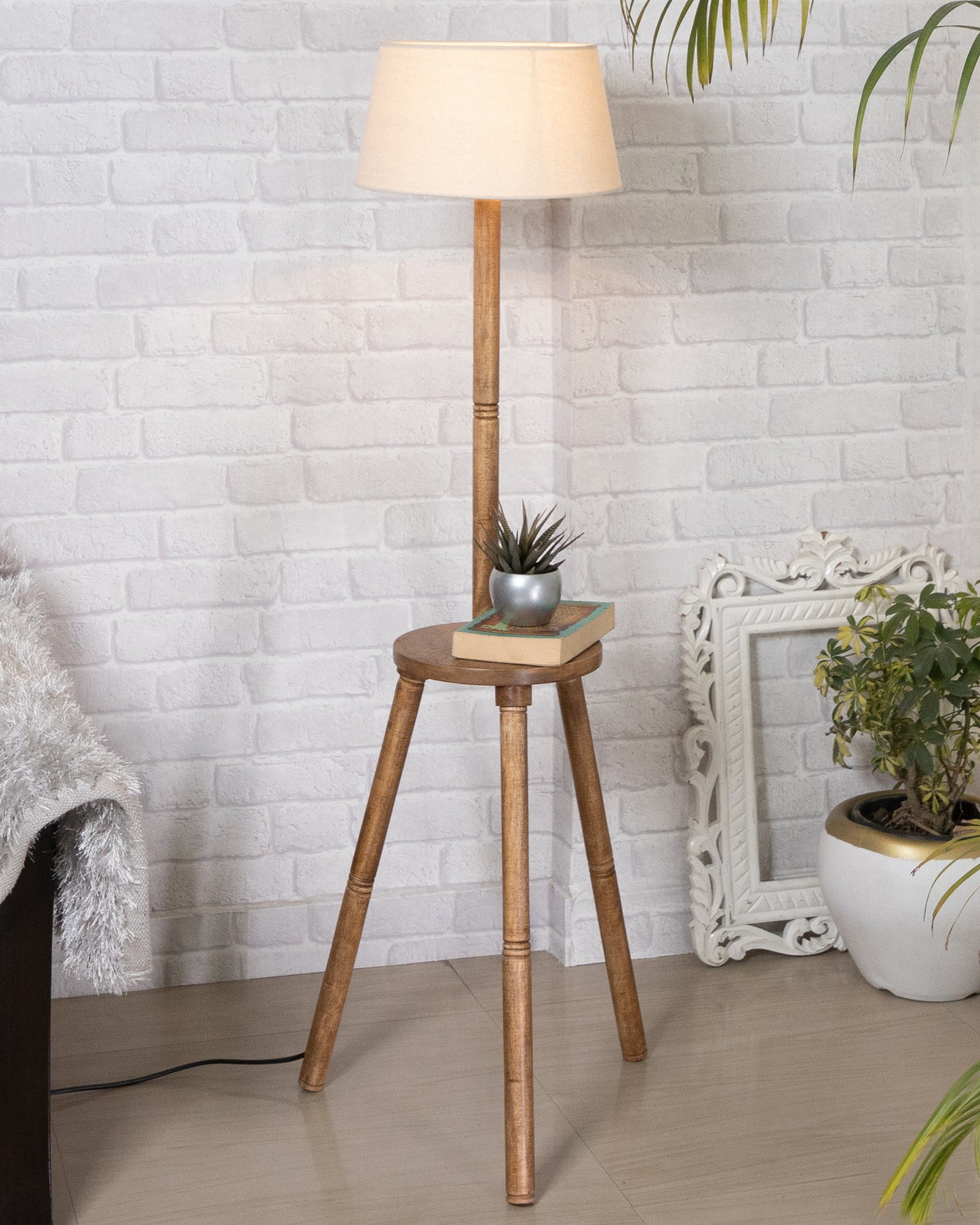 Table,Tripod Wooden Floor Lamp, Mid Century Standing Lamp, E27 Lamp Base, With Shade Modern Design Floor Reading Lamp for Living Room Bedroom, Study Room and Office