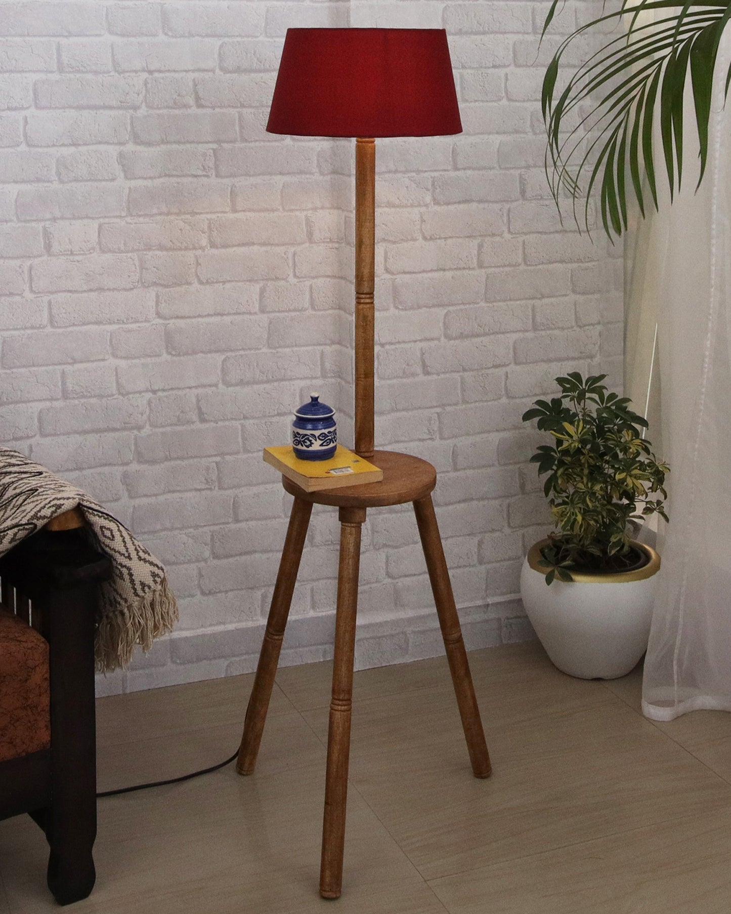 Table,Tripod Wooden Floor Lamp, Mid Century Standing Lamp, E27 Lamp Base, With Shade Modern Design Floor Reading Lamp for Living Room Bedroom, Study Room and Office