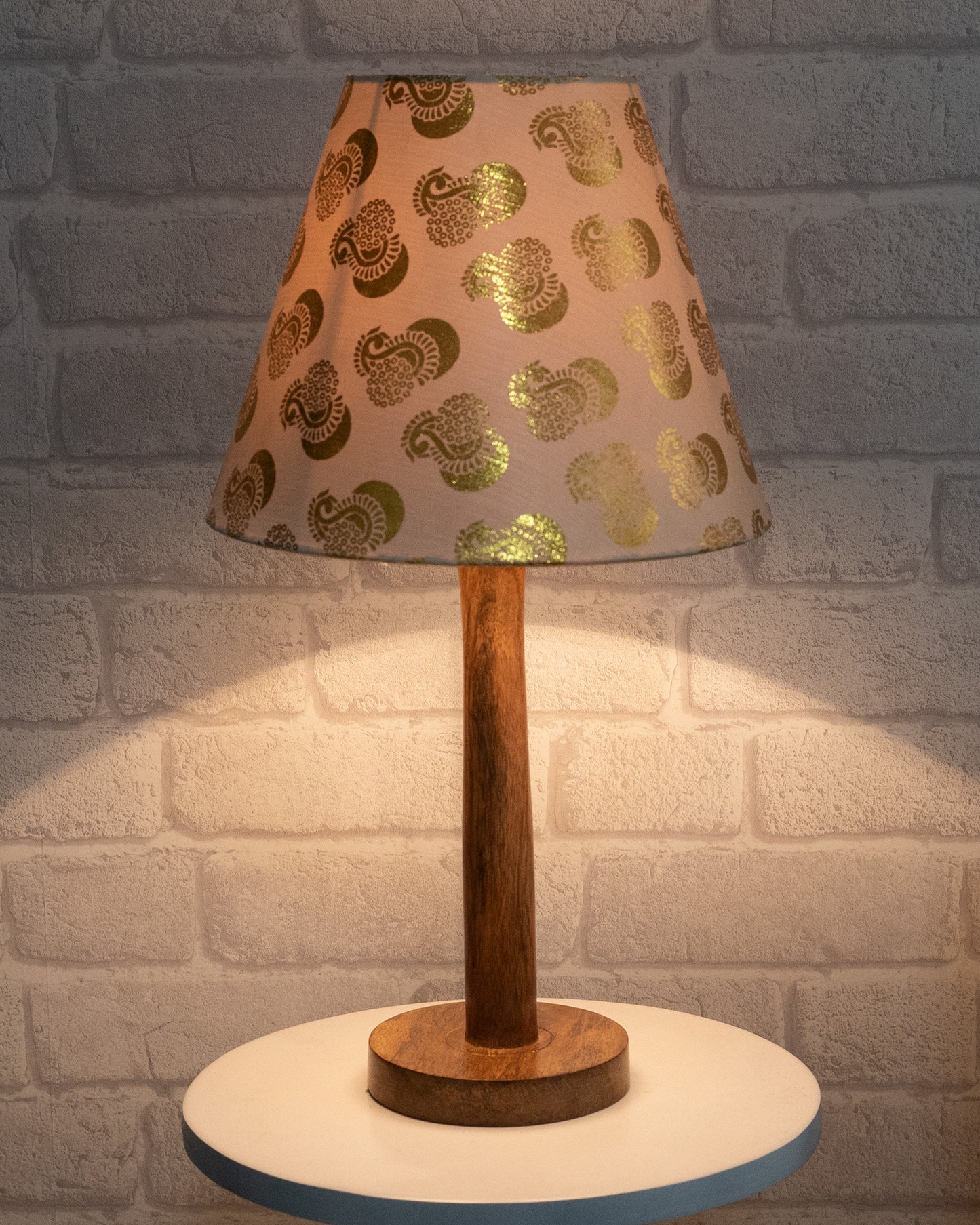 Modern Table Lamp, Wooden Base Modern Fabric Lampshade for Home Office Cafe Restaurant, Nordic Stick