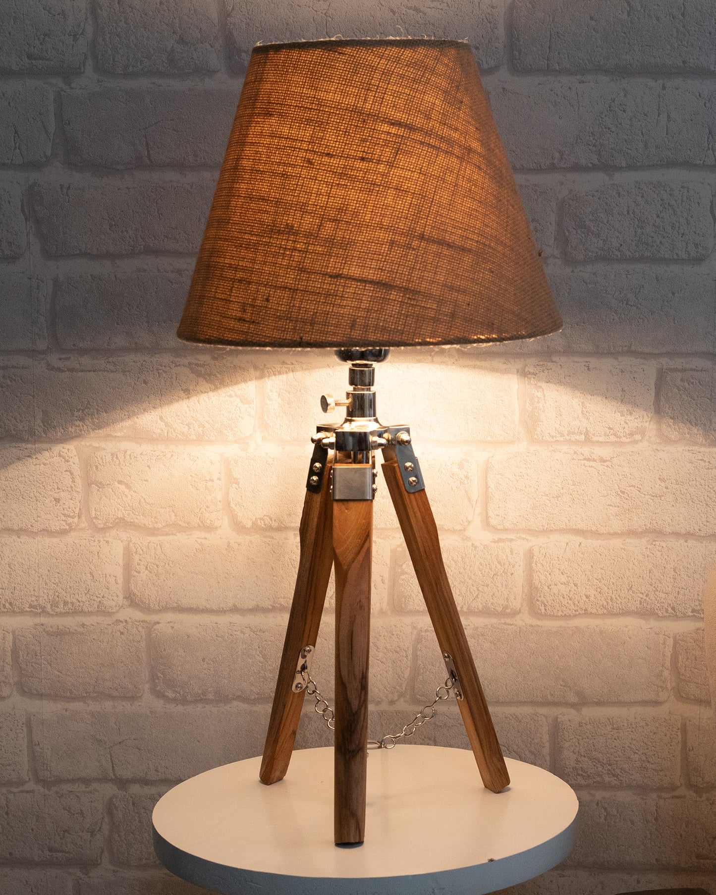 Modern Table Lamp, Wooden Base Modern Fabric Lampshade for Home Office Cafe Restaurant, Tripod