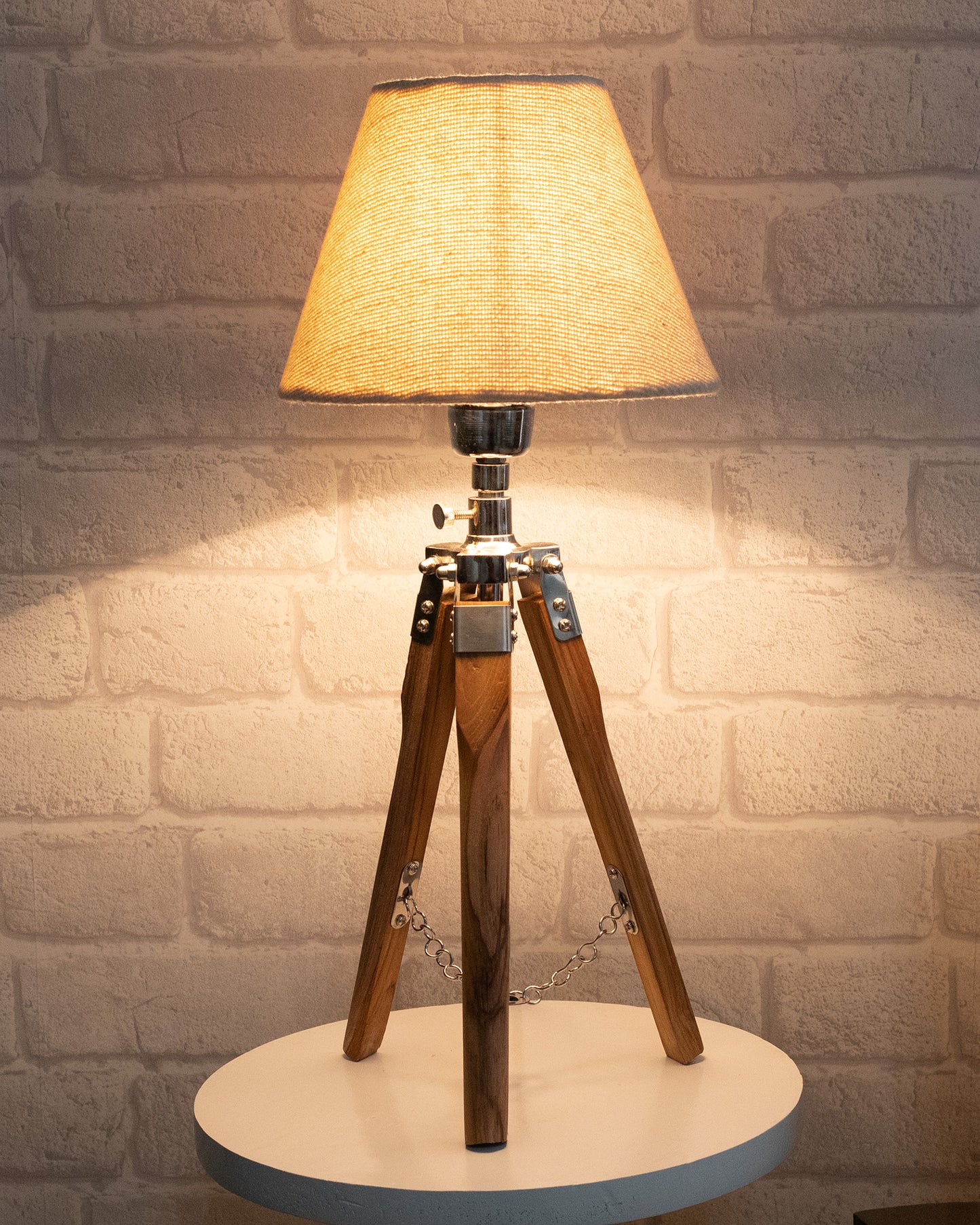 Modern Table Lamp, Wooden Base Modern Fabric Lampshade for Home Office Cafe Restaurant, Tripod