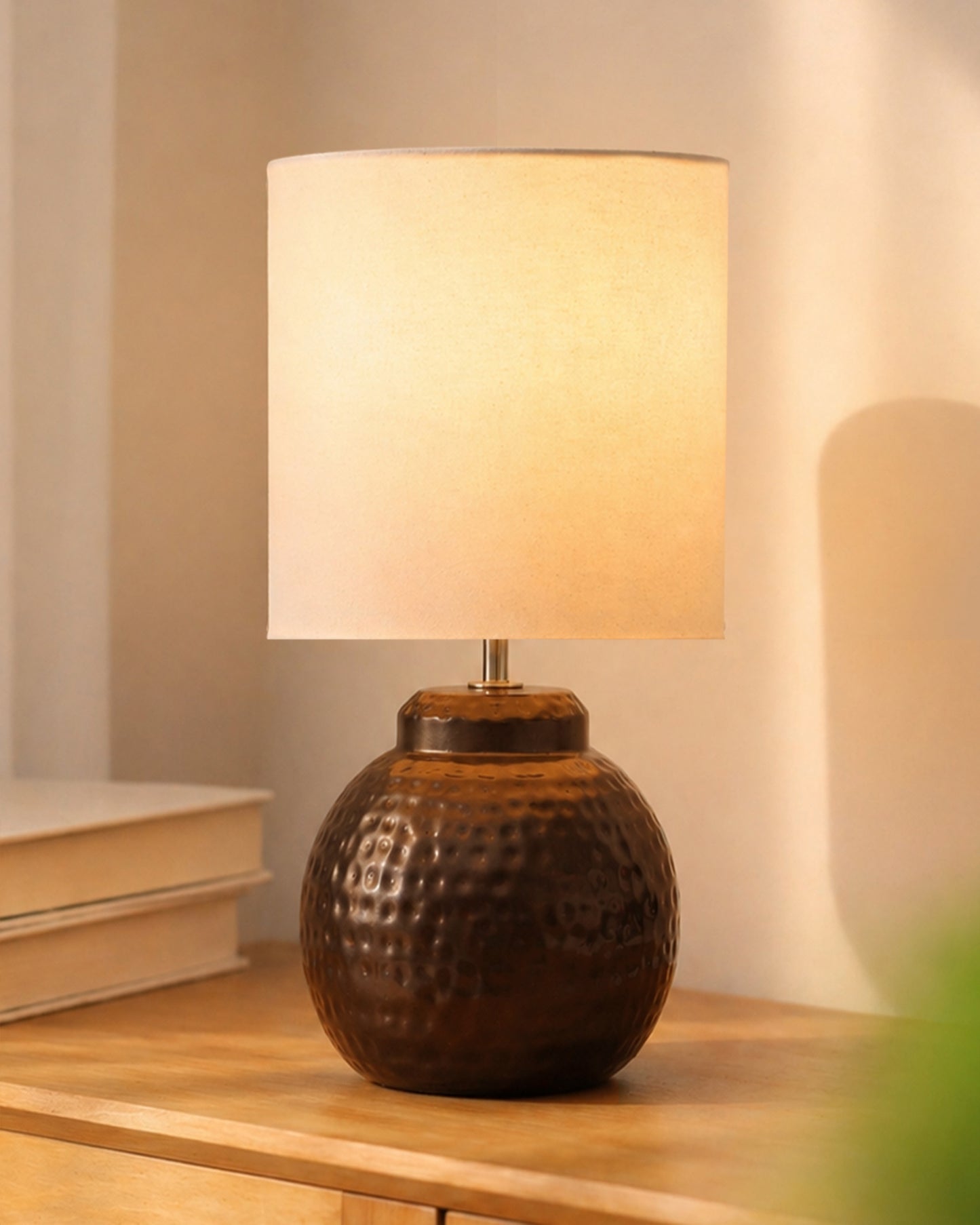 Ginger Jar Antique Table Lamp Hammered Antique Copper Metal for Living Room Family Bedroom