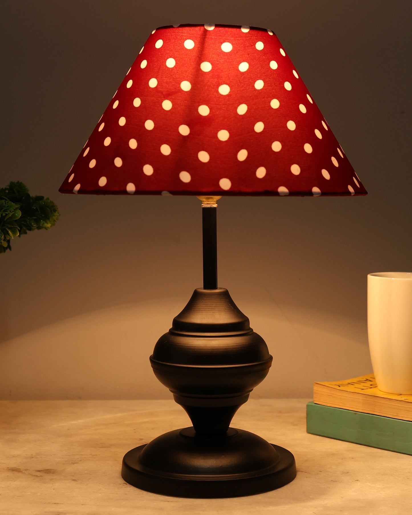 Black Metal Urn Table Lamp with Fabric Shade, B22 holder Nightstand Lamp