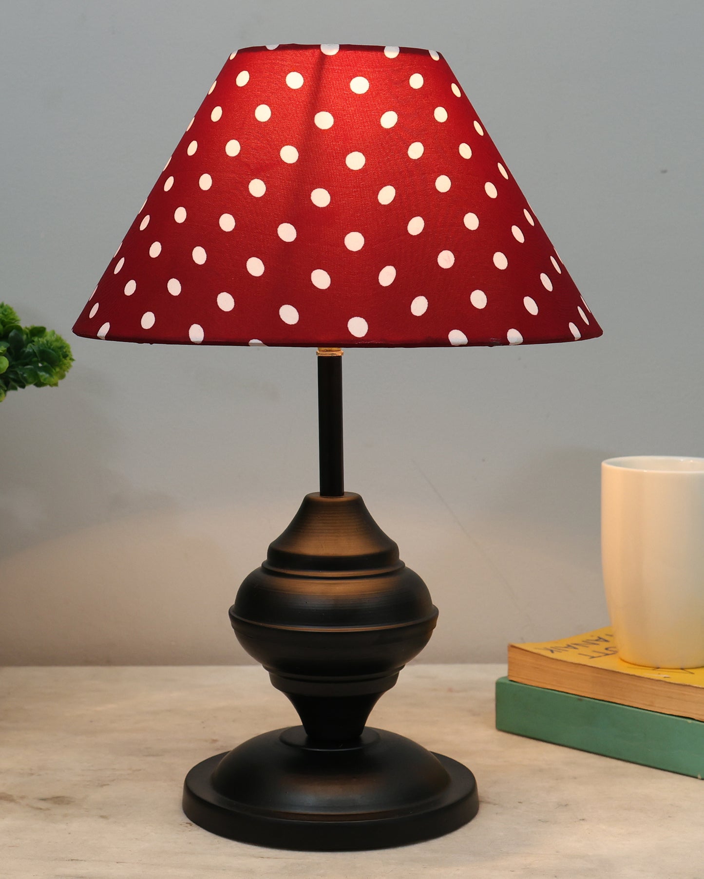 Black Metal Urn Table Lamp with Fabric Shade, B22 holder Nightstand Lamp