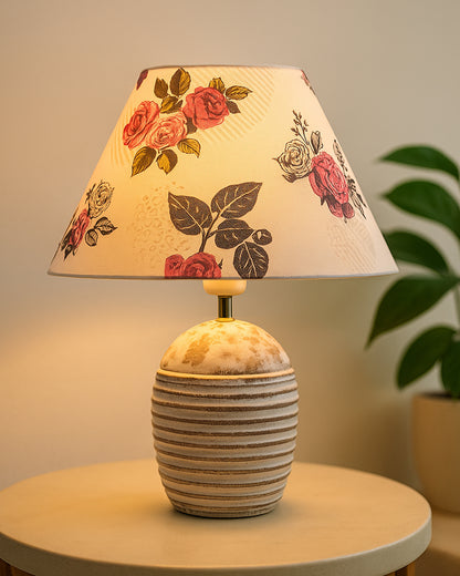 Ribbed Basket Table Lamp, Wooden Base Modern Fabric Lampshade for Home Office Cafe Restaurant