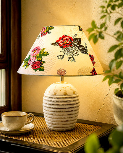 Ribbed Basket Table Lamp, Wooden Base Modern Fabric Lampshade for Home Office Cafe Restaurant
