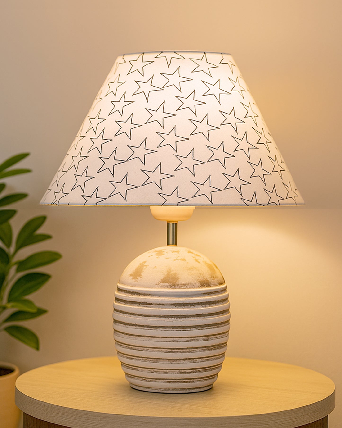 Ribbed Basket Table Lamp, Wooden Base Modern Fabric Lampshade for Home Office Cafe Restaurant