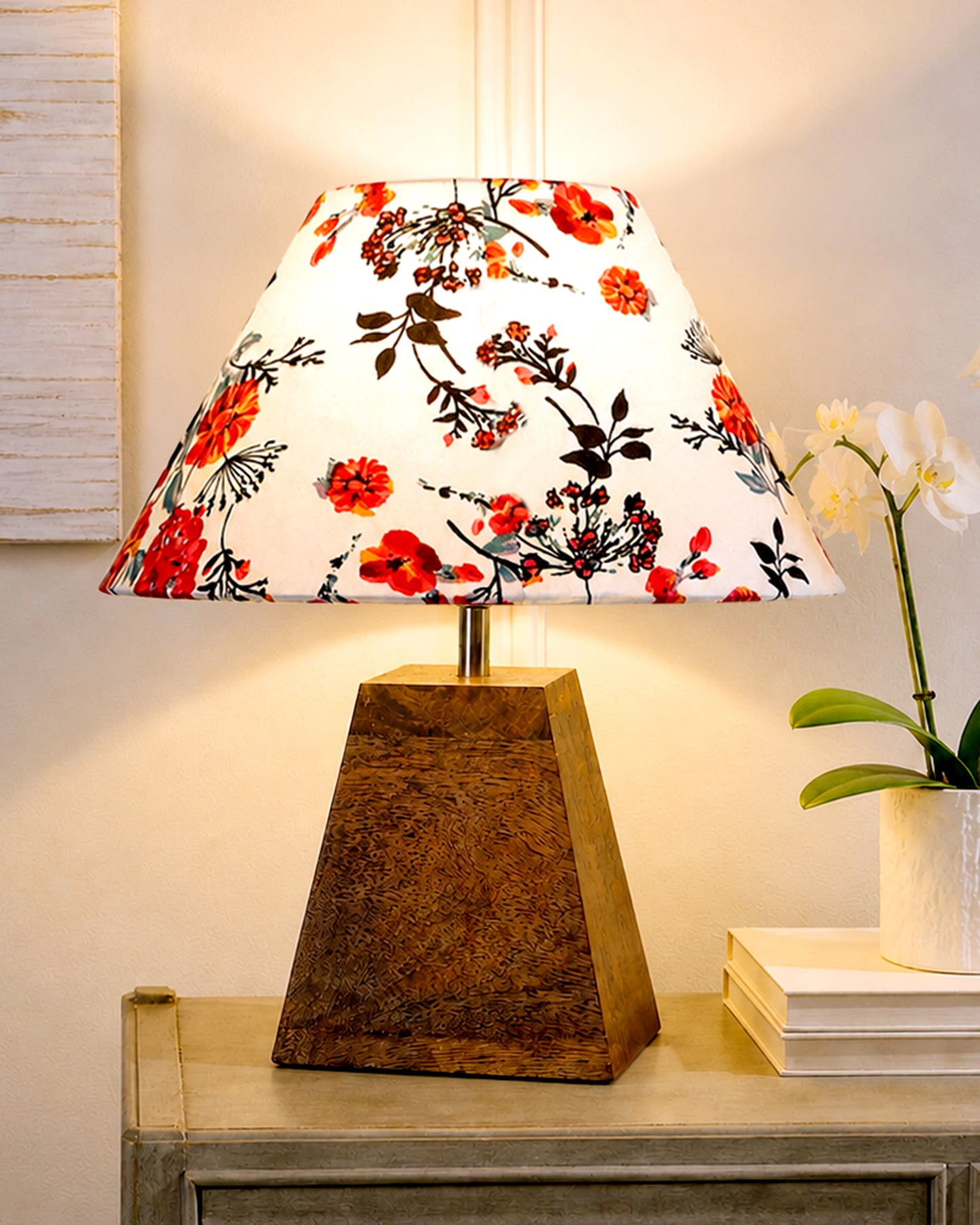Pyramid Modern Table Lamp, Wooden Base Modern Fabric Lampshade for Home Office Cafe Restaurant, Cone